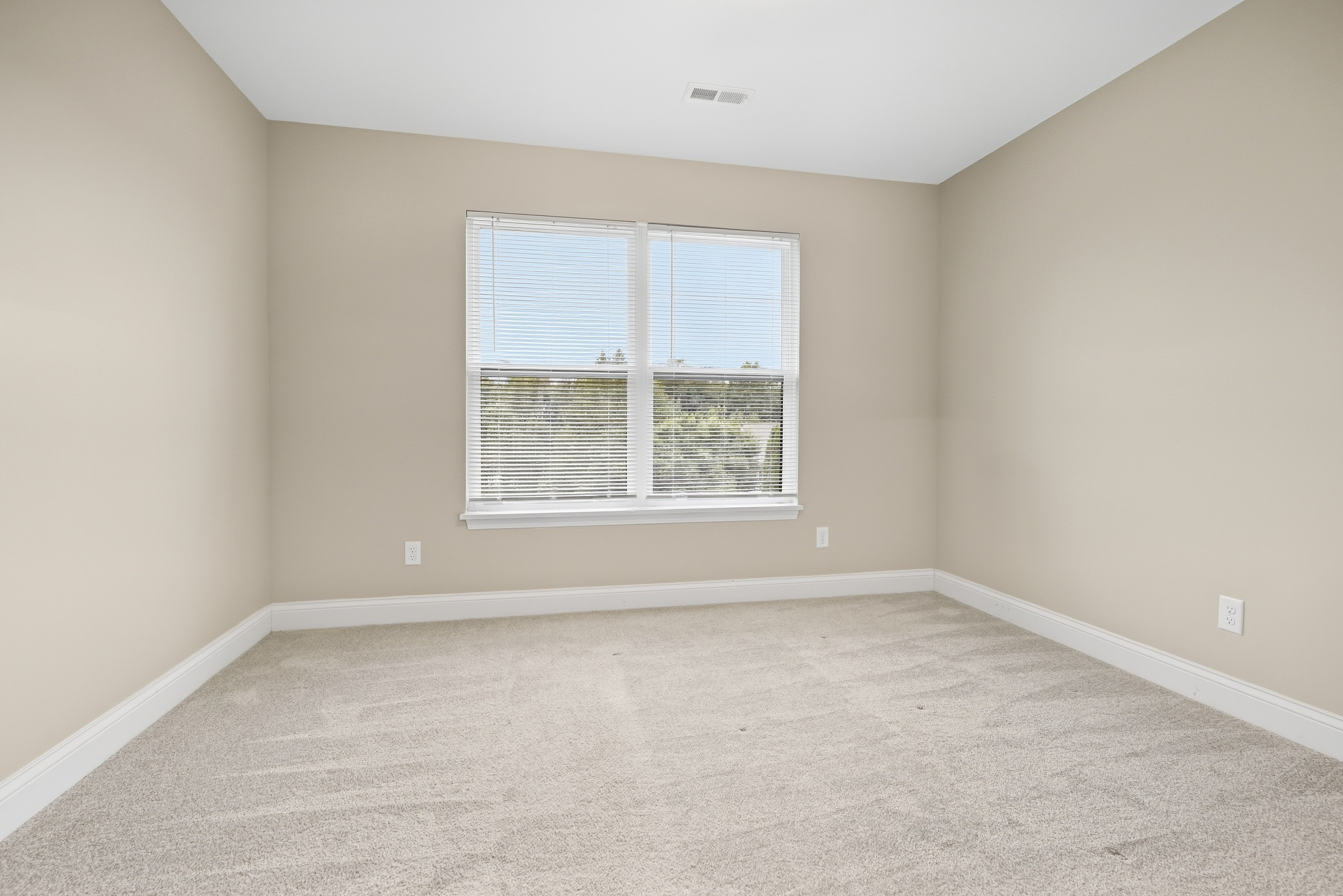 Photo 21 of 39 of 1623 Oglesby Dr, Edwardsville, IL