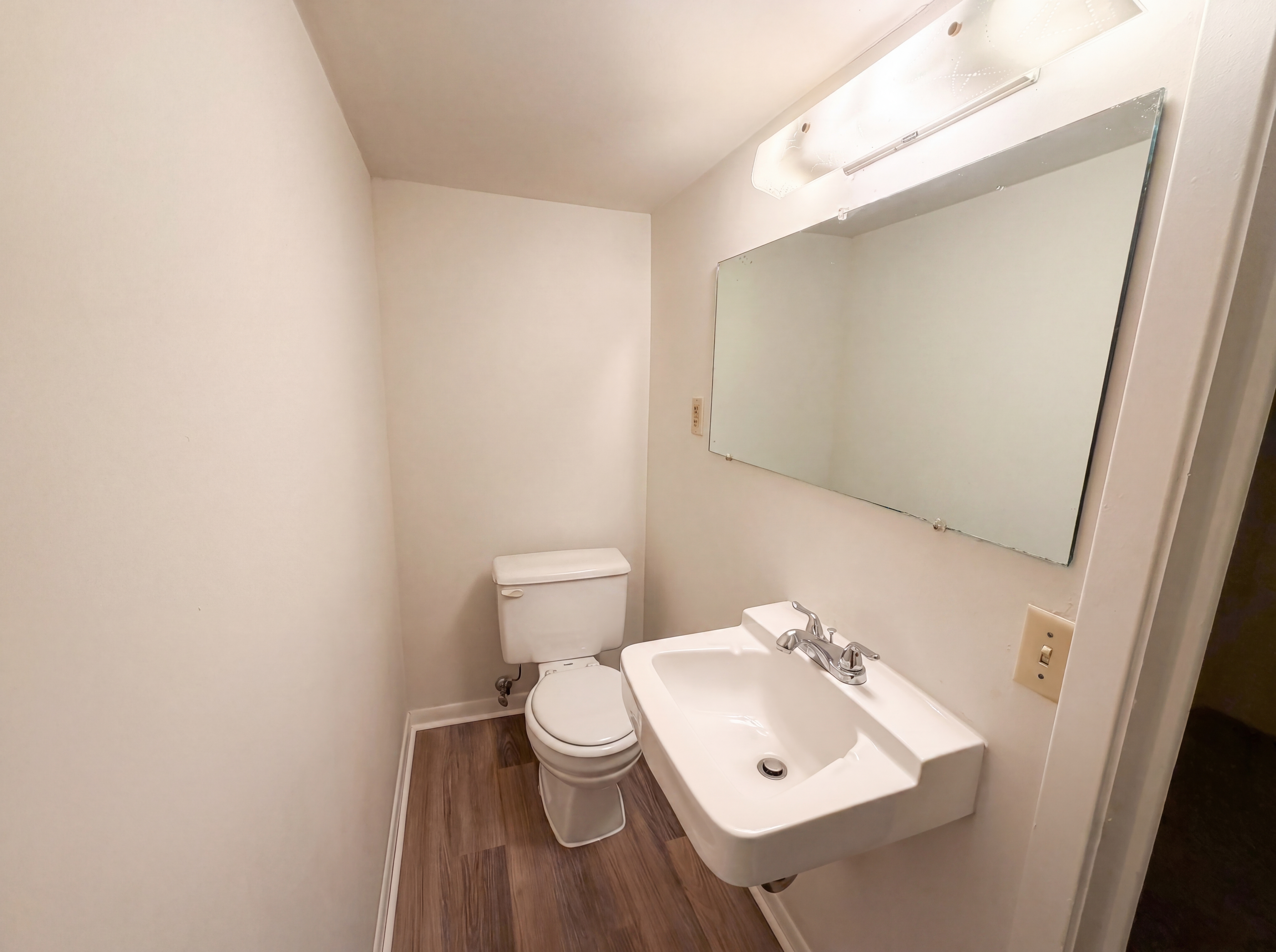 Photo 11 of 27 of 8615 Virginia Cir N, St. Louis Park, MN