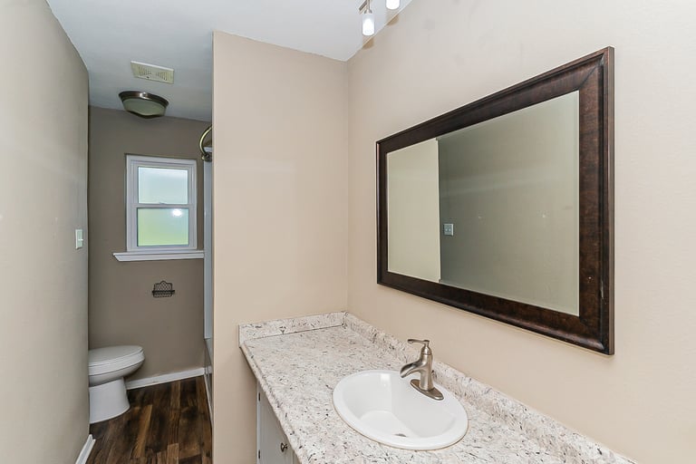 Photo 9 of 23 - 1500 Arvel Cir, Azle, TX 76020