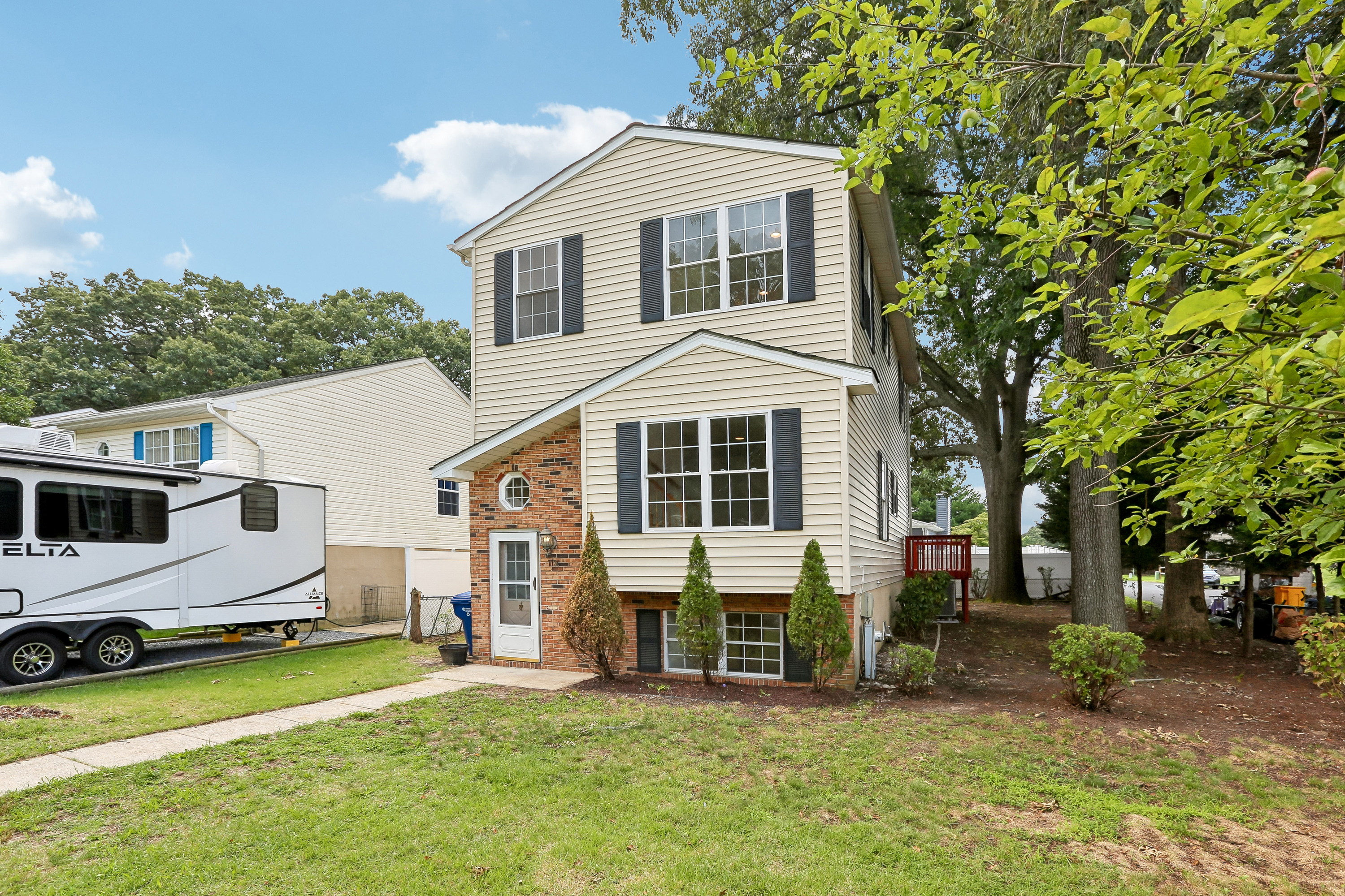 Photo 37 of 40 of 7736 Woodlawn Ave, Pasadena, MD