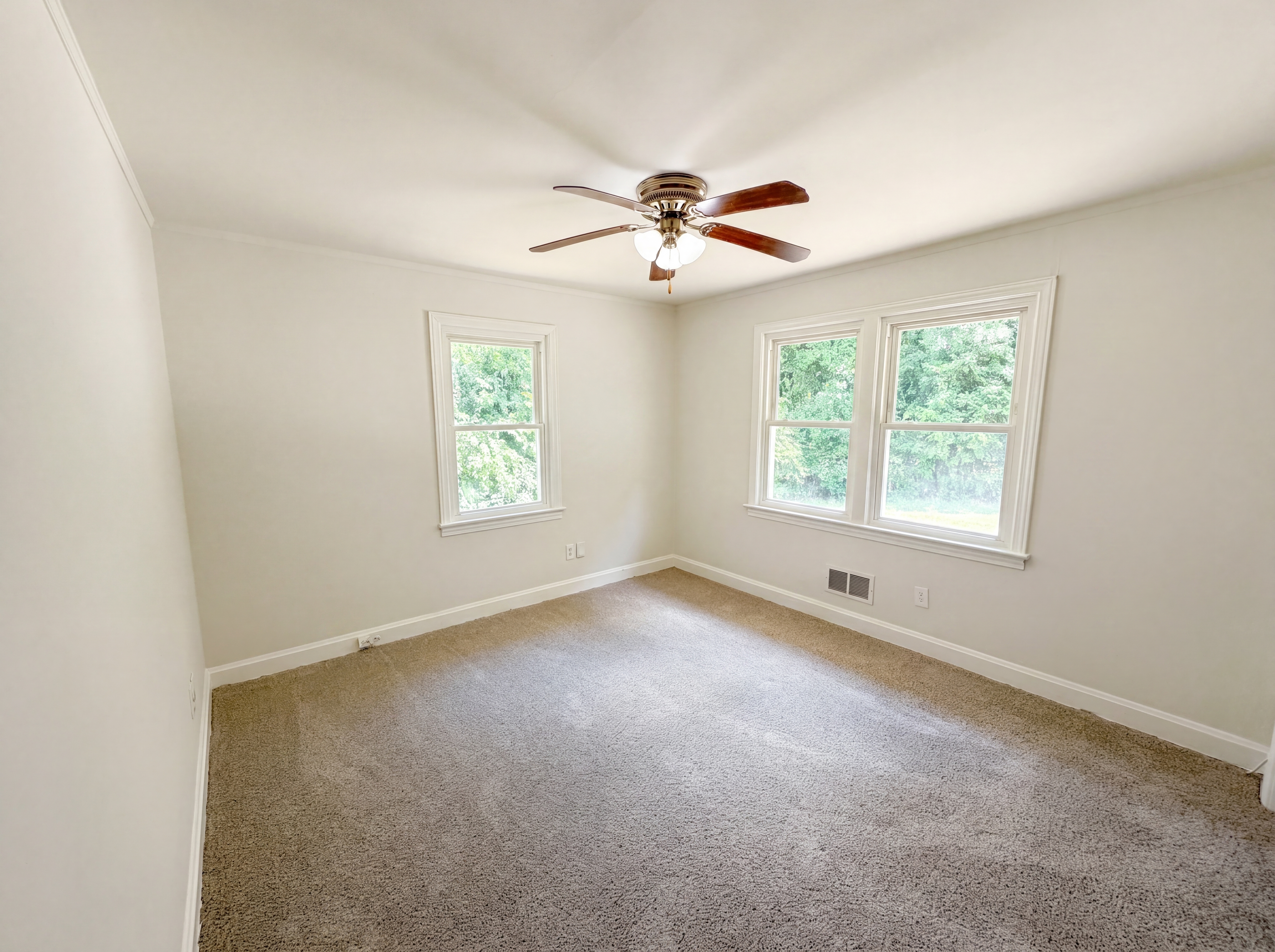 Photo 4 of 16 of 314 Langston Dr, Greenville, SC
