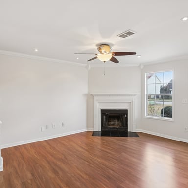 Property photo 3 of 9445 Sleepy Hollow Ln