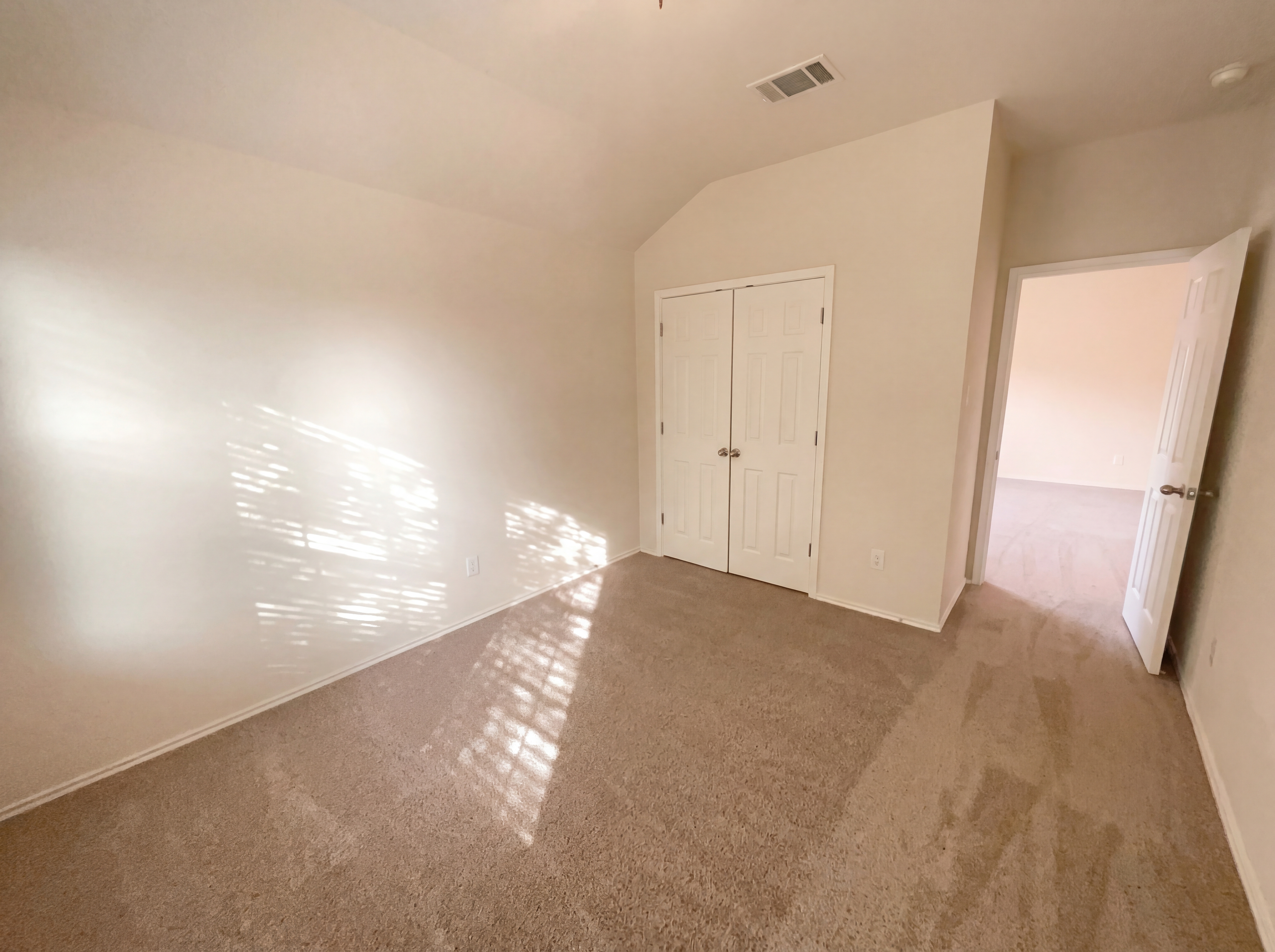 Photo 4 of 26 of 128 Inman Dr, Hutto, TX