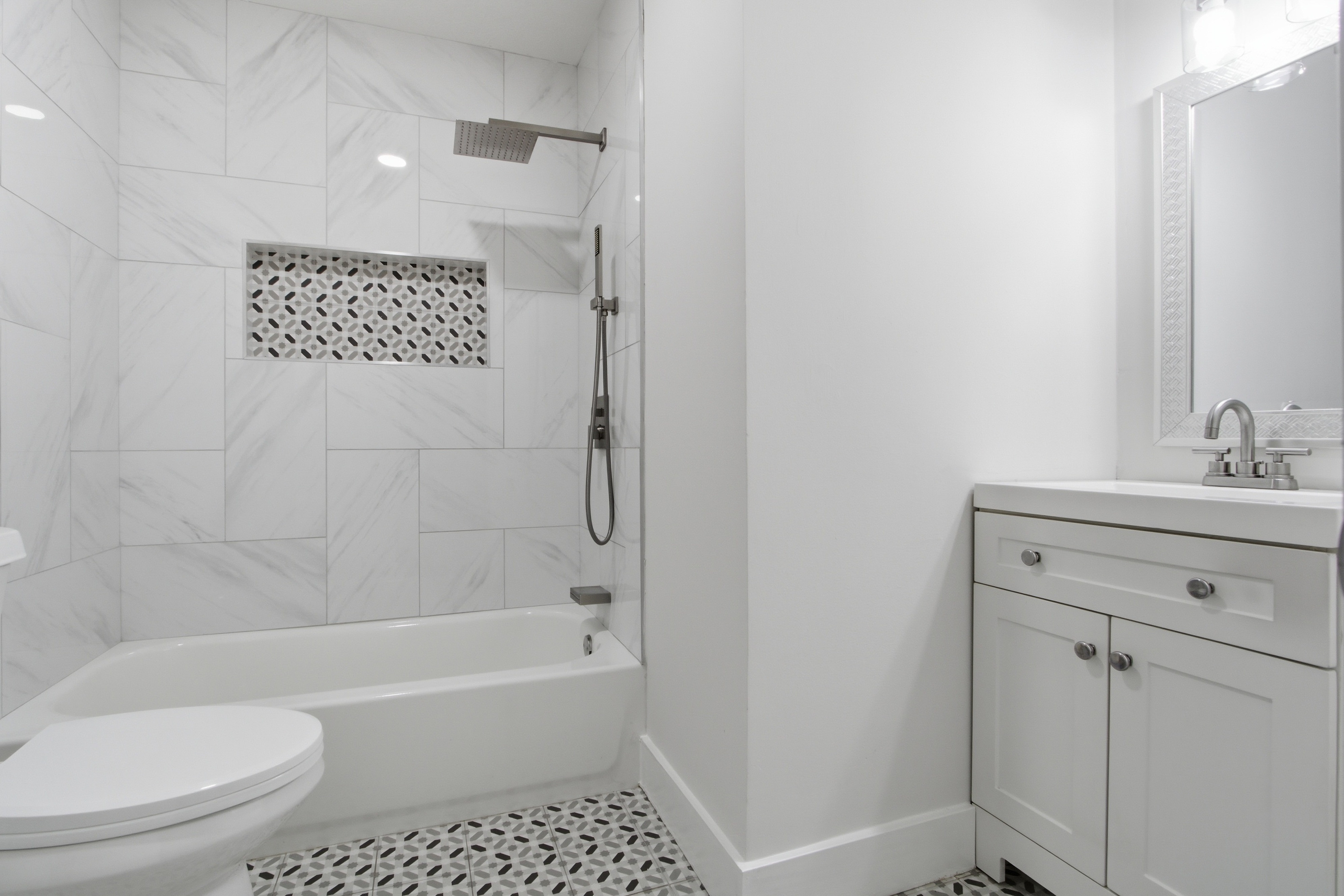 Photo 26 of 33 of 1239 Ashbrook Dr, Lawrenceville, GA