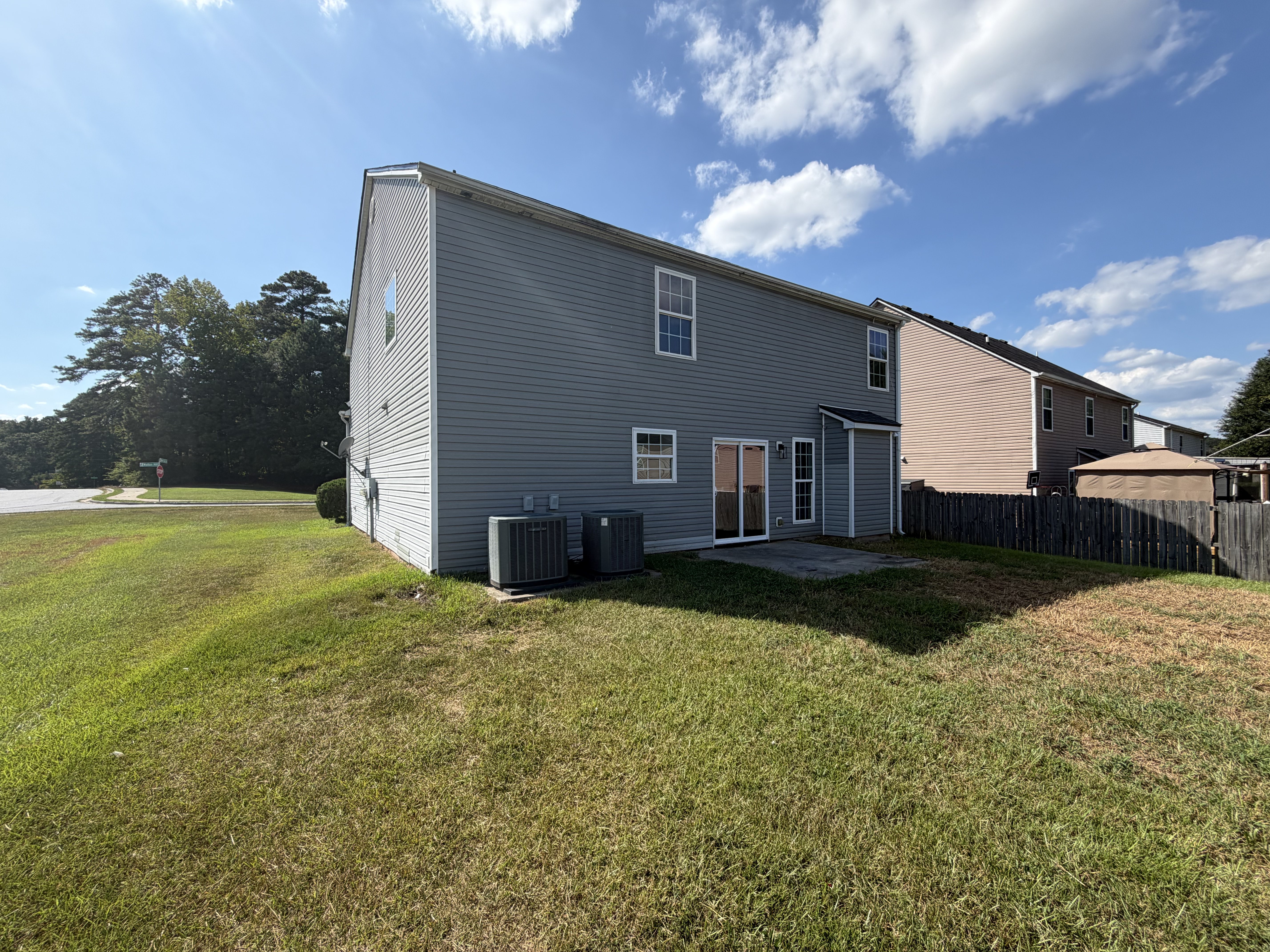 Photo 17 of 19 of 7402 Walton Hl, Fairburn, GA