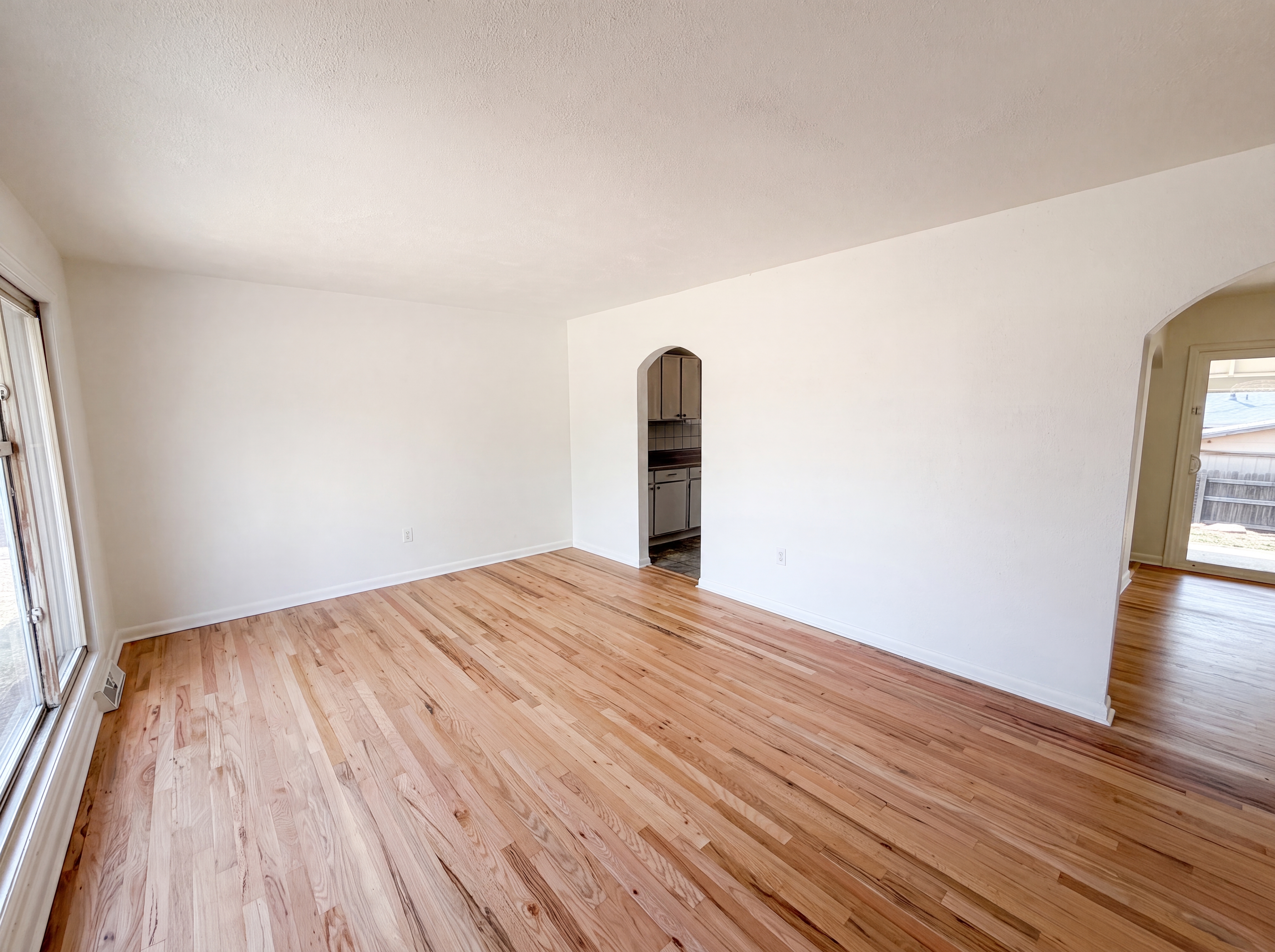 Photo 8 of 23 of 9190 Cypress Dr, Thornton, CO