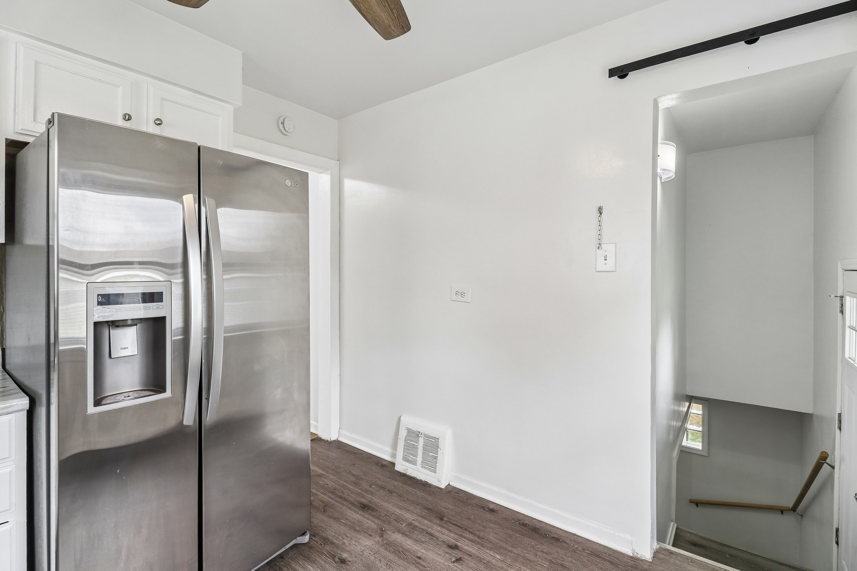 Photo 19 of 41 of 1107 W 101st St, Chicago, IL
