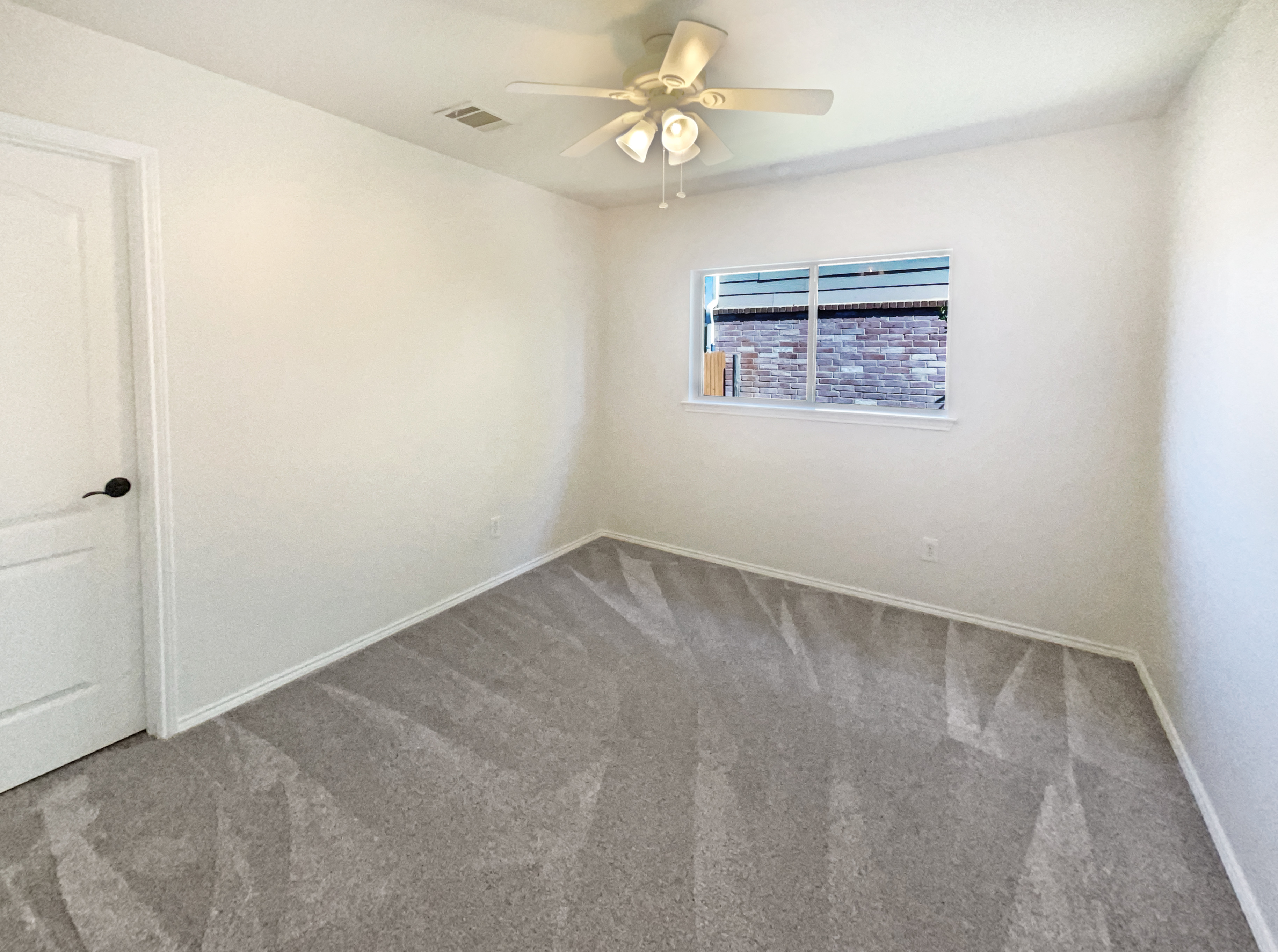 Photo 12 of 24 of 2019 Kingsbridge Dr, Heartland, TX