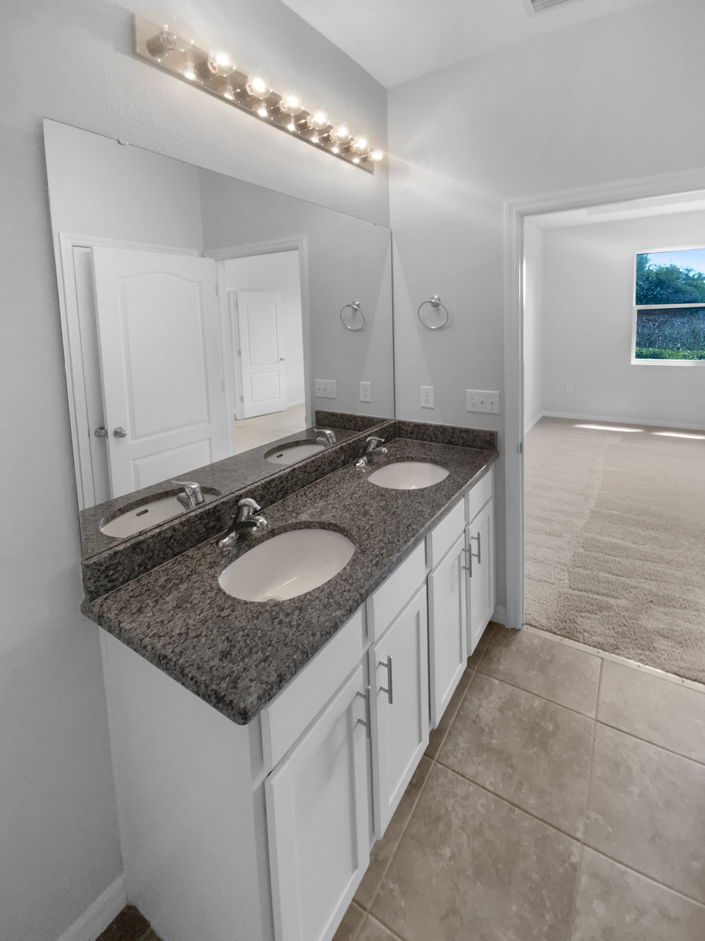 Photo 21 of 25 of 33083 Windelstraw Dr, Wesley Chapel, FL