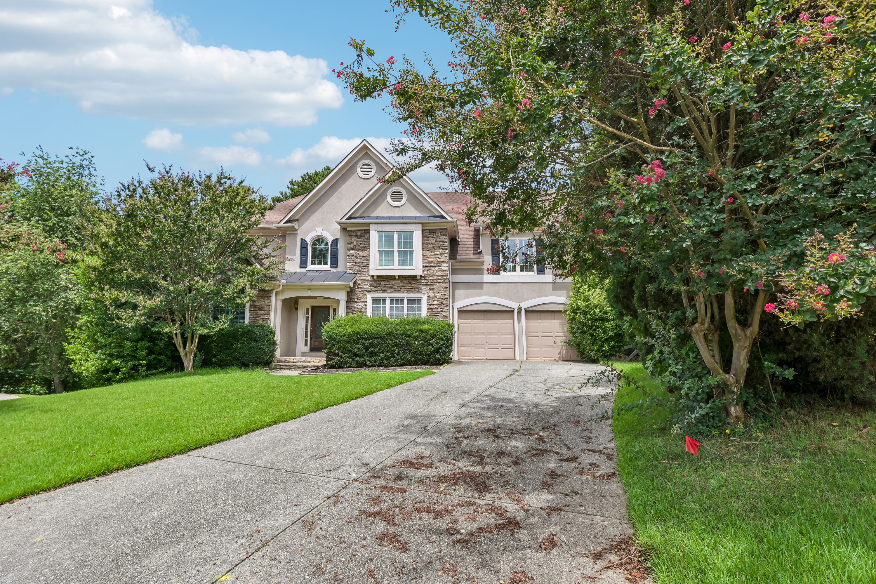 Photo 9 of 63 of 905 Yosemite Dr, Suwanee, GA
