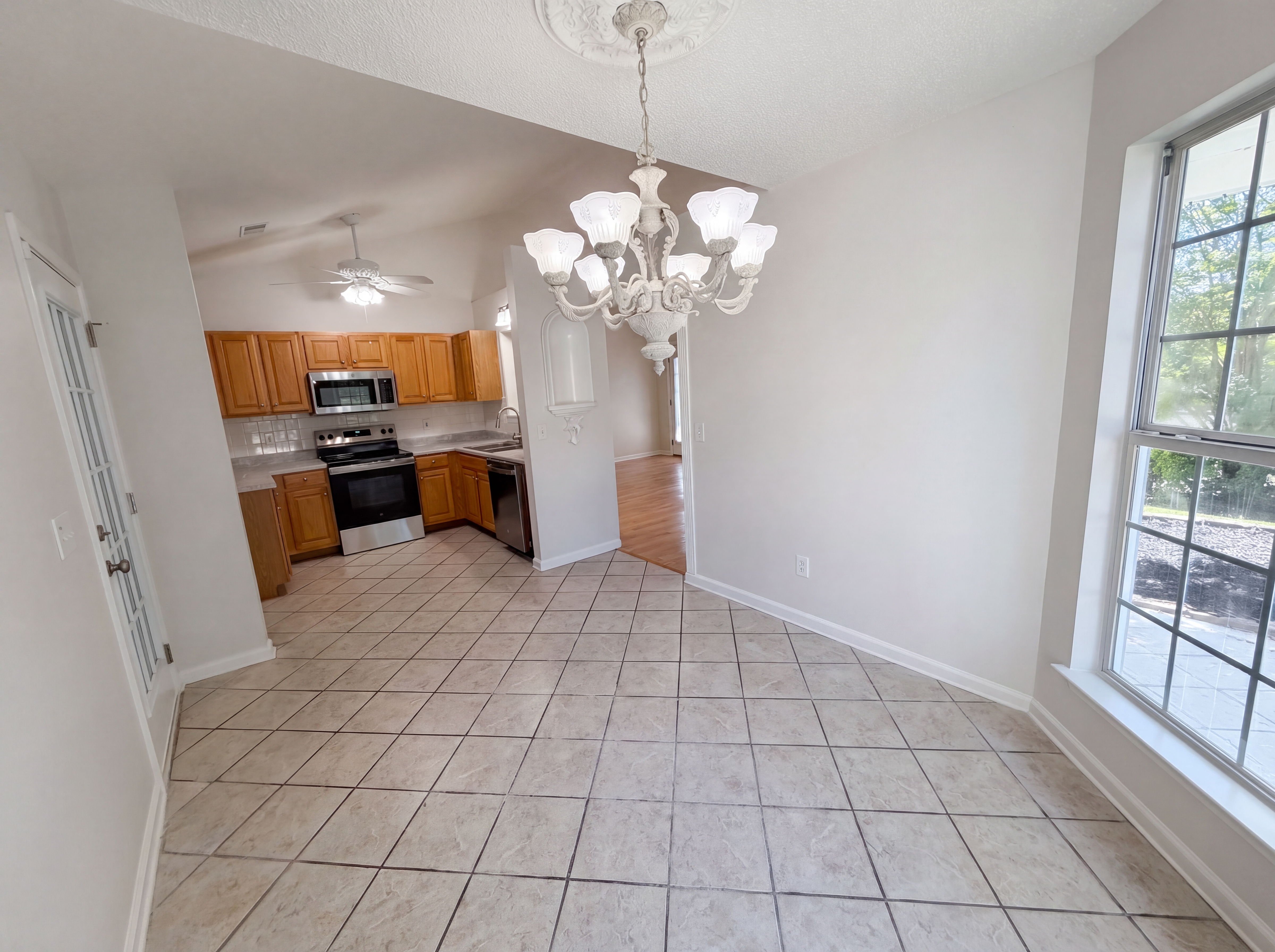Photo 10 of 18 of 109 Crown Colony Ct, Lexington, SC
