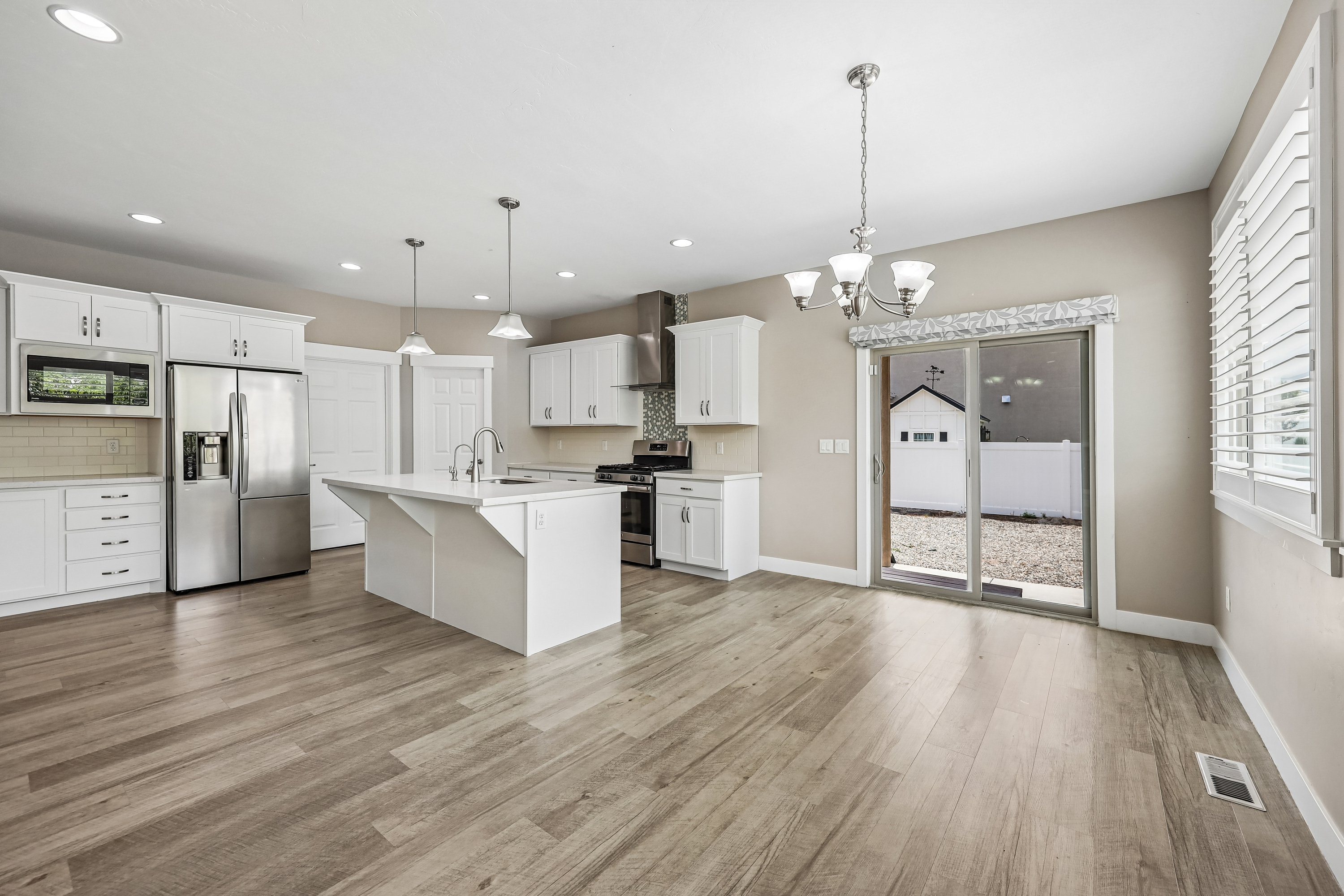 Photo 15 of 41 of 11512 S 4135 W, South Jordan, UT