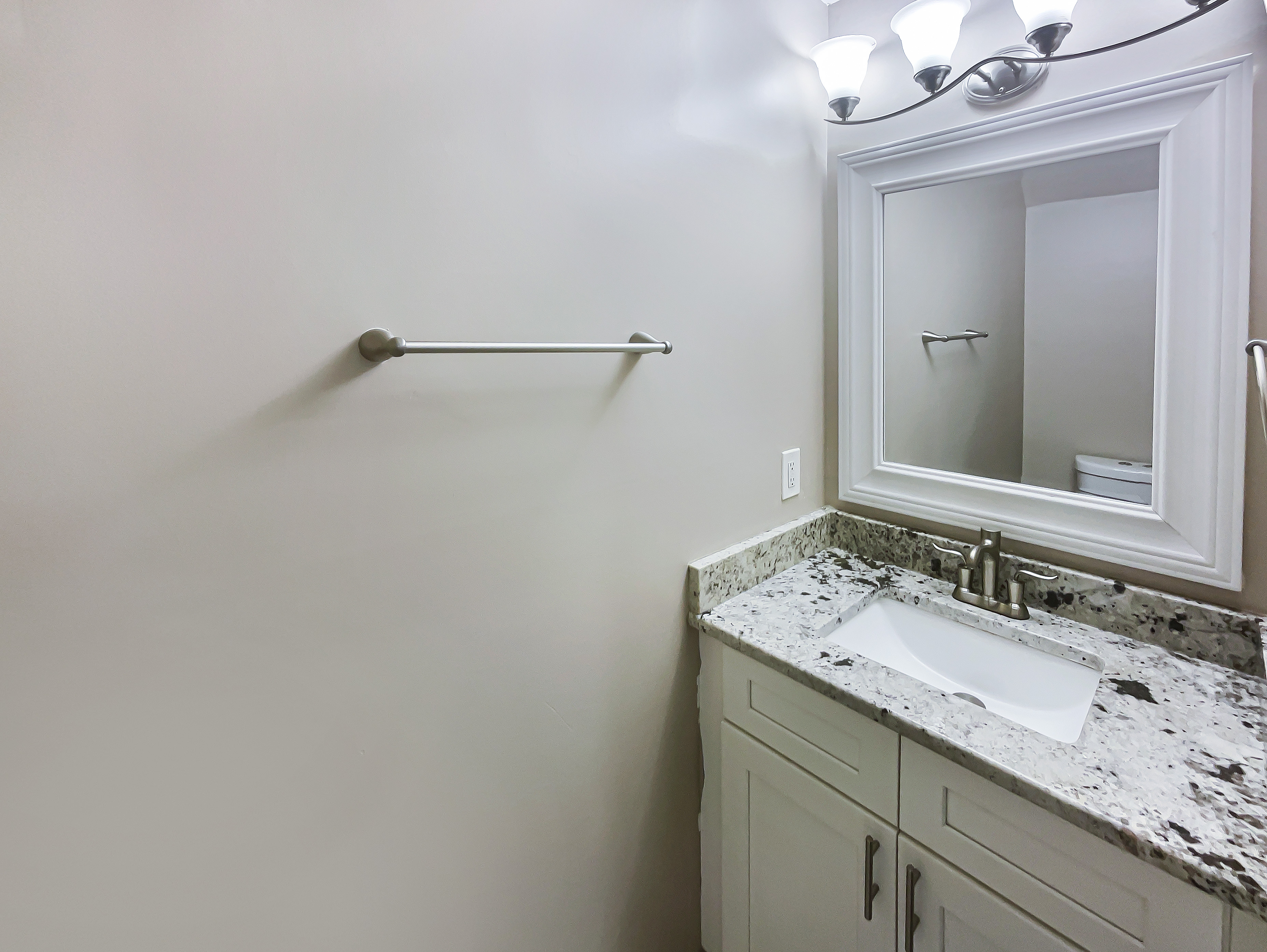 Photo 8 of 23 of 6420 Wedgeview Dr, Tucker, GA