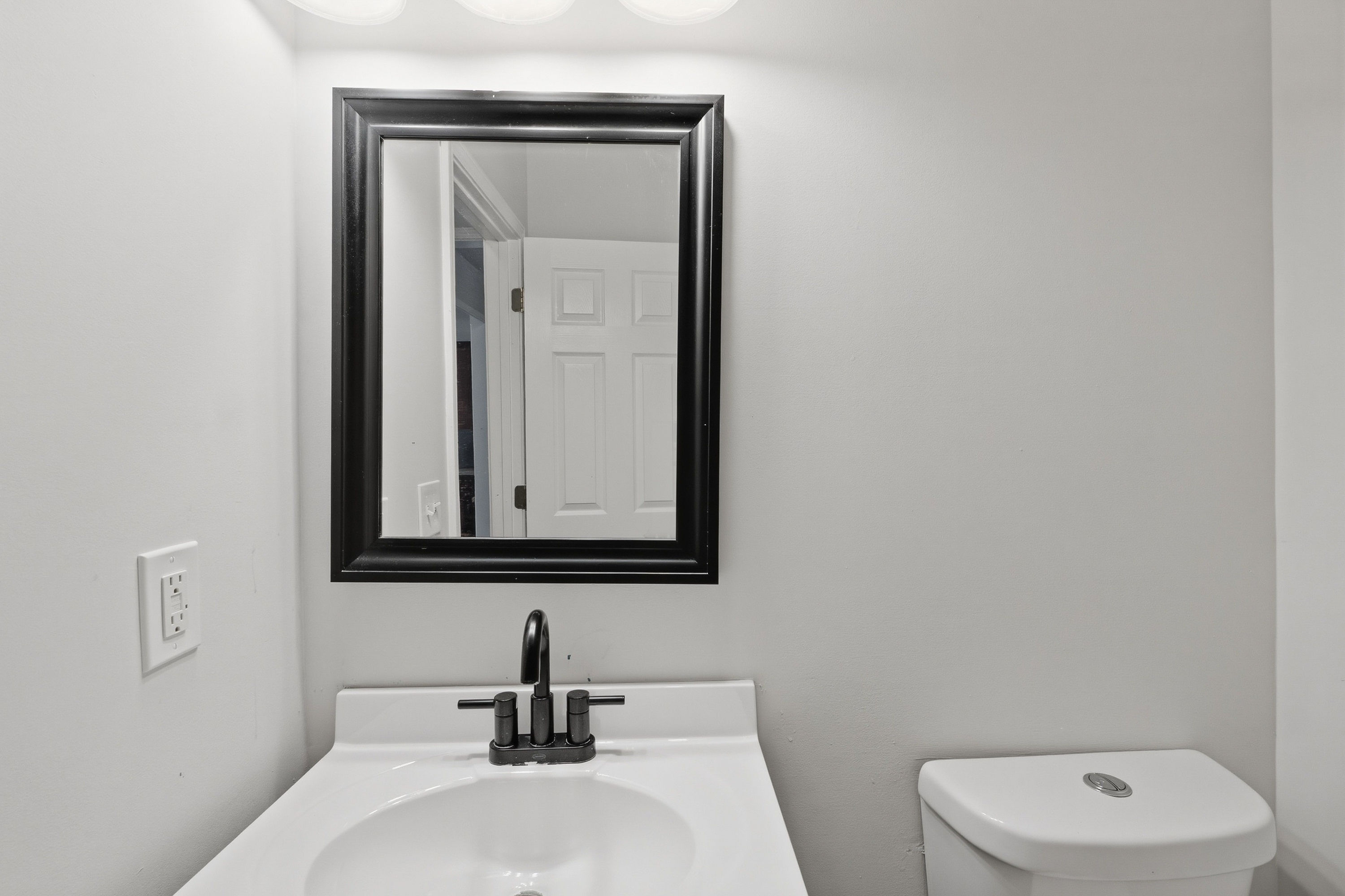 Photo 36 of 64 of 7295 Madison Cir, Union City, GA