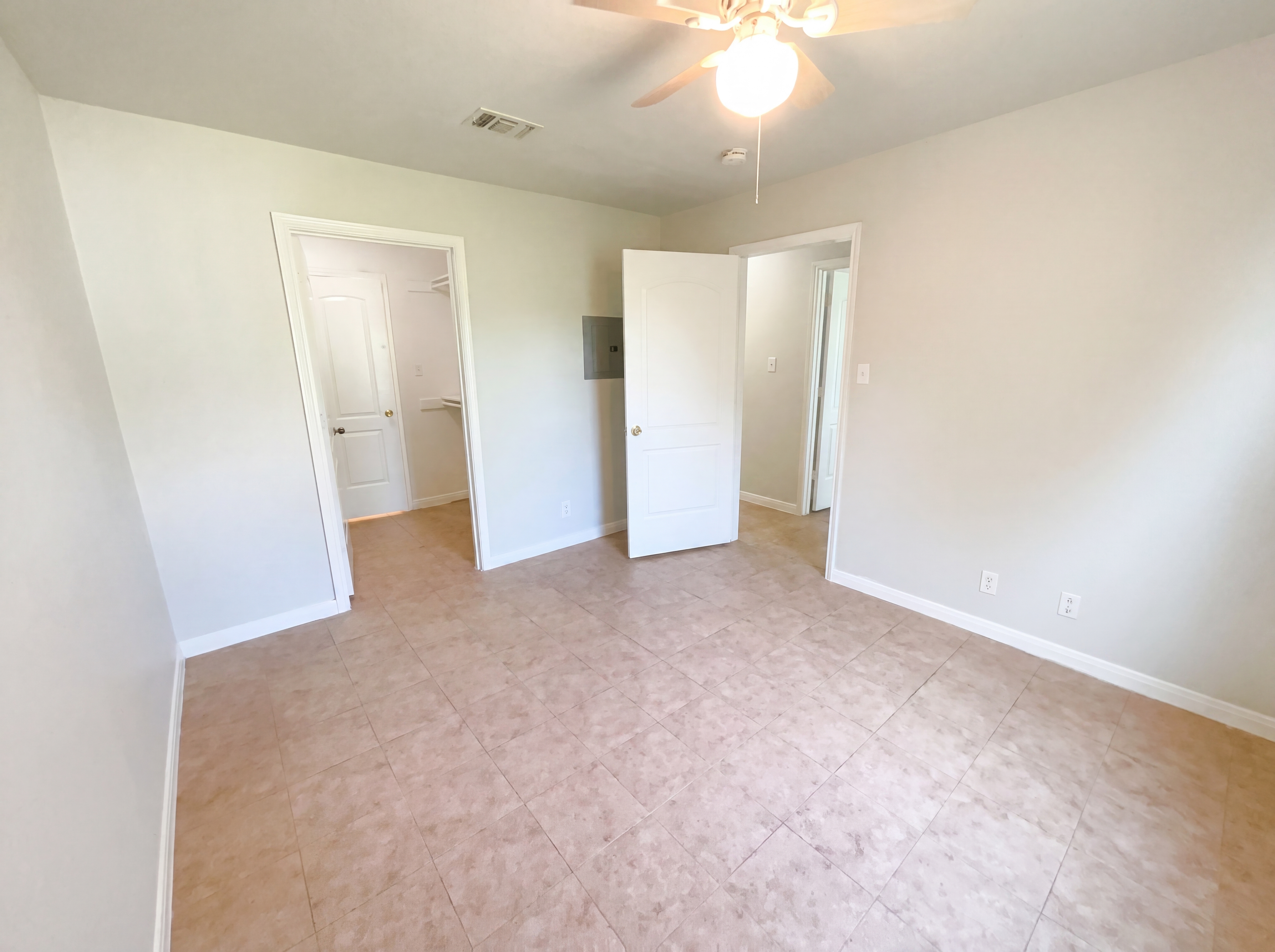 Photo 13 of 17 of 236 Lawton St, San Antonio, TX