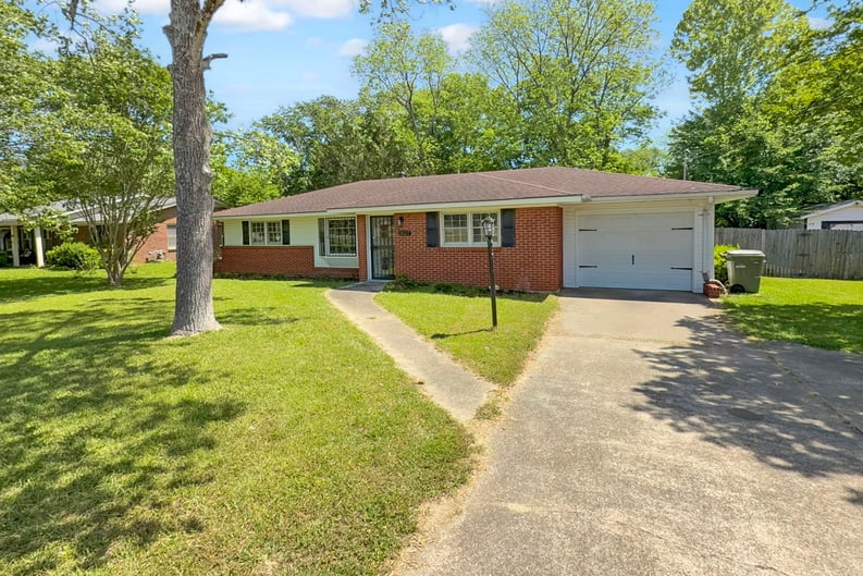 Property photo 1 of 2627 Fisk Rd