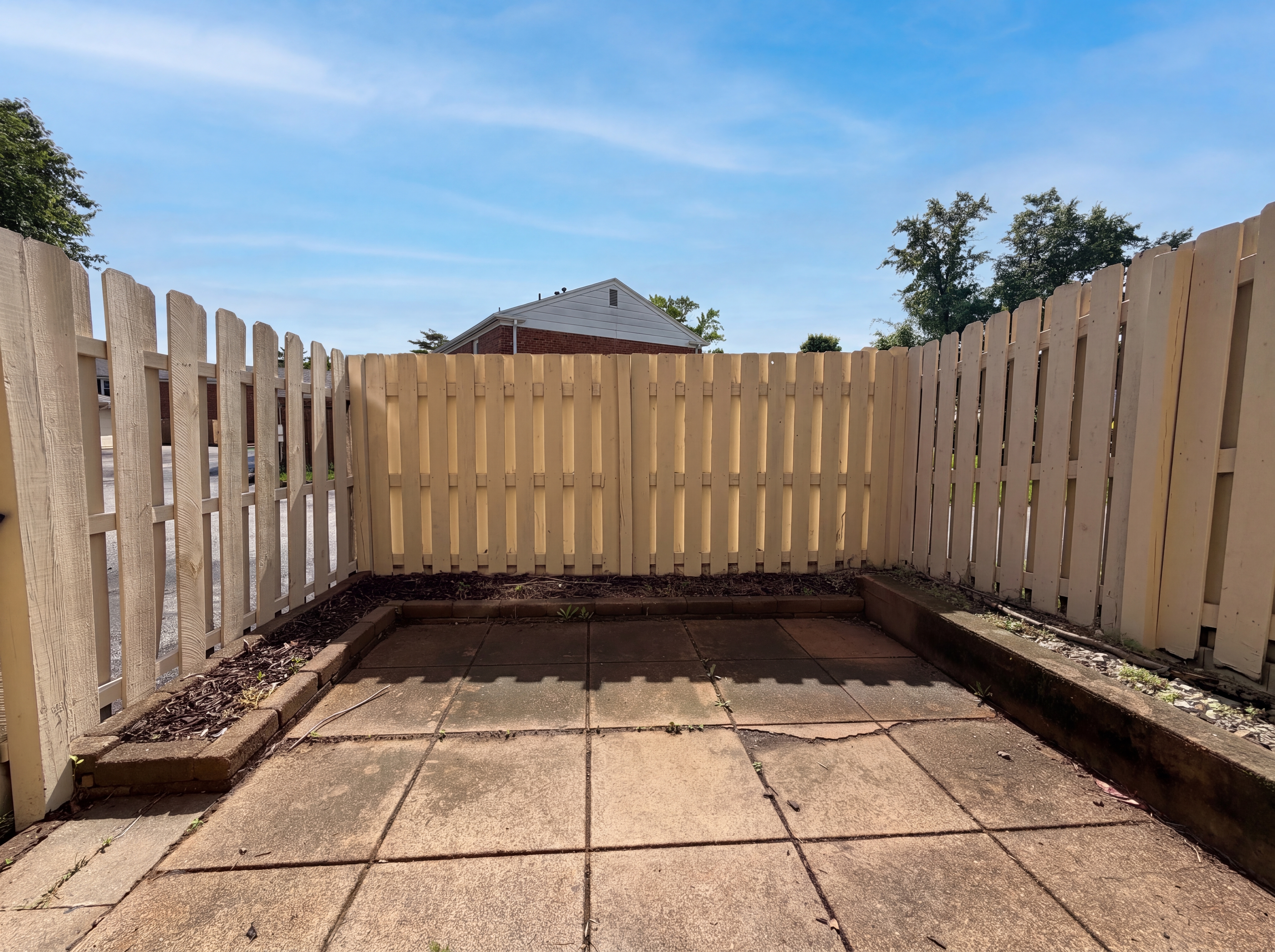 Photo 6 of 24 of 13451 Land O Woods Dr, Saint Louis, MO