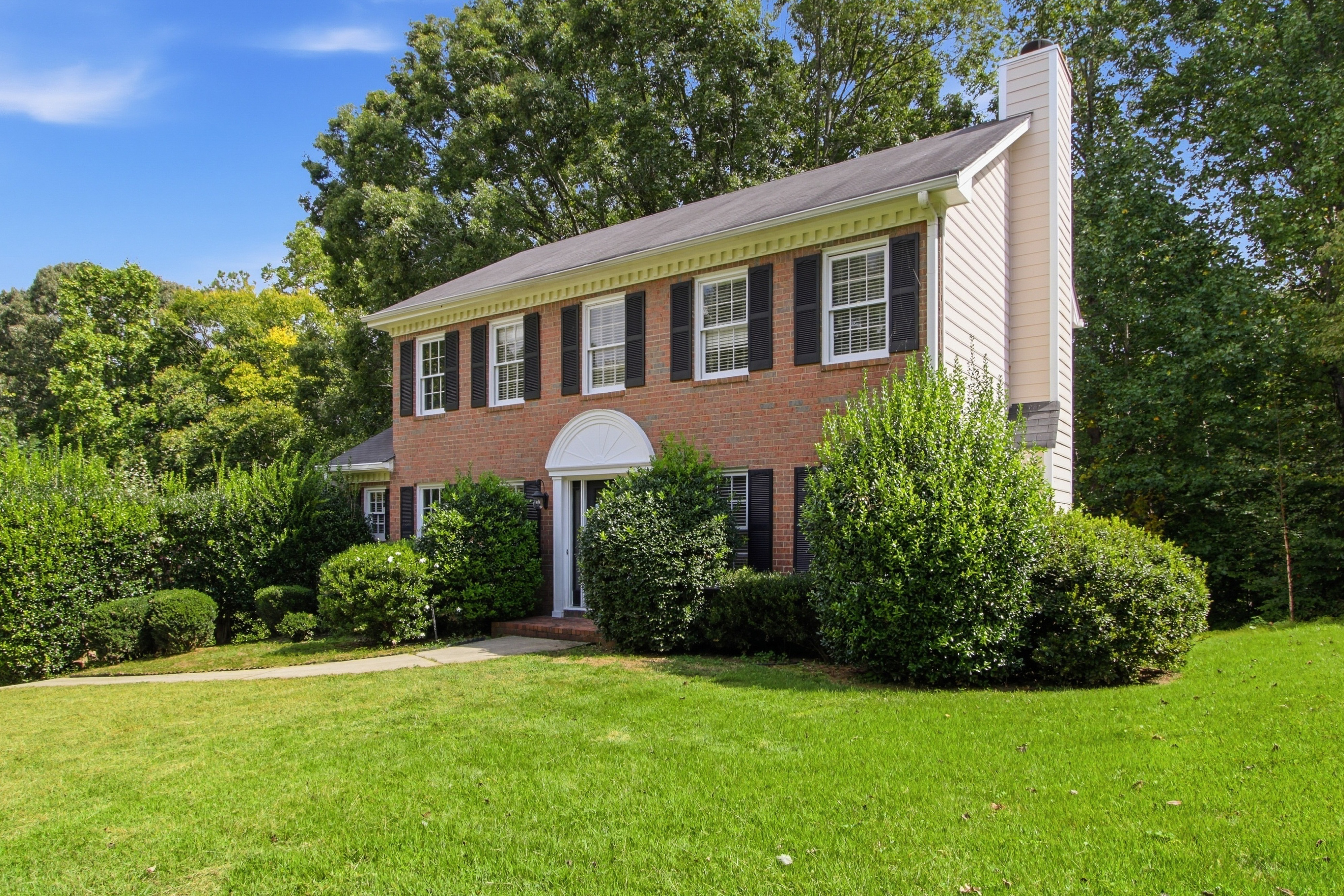 Photo 2 of 30 of 3514 Nettle Ln NE, Roswell, GA