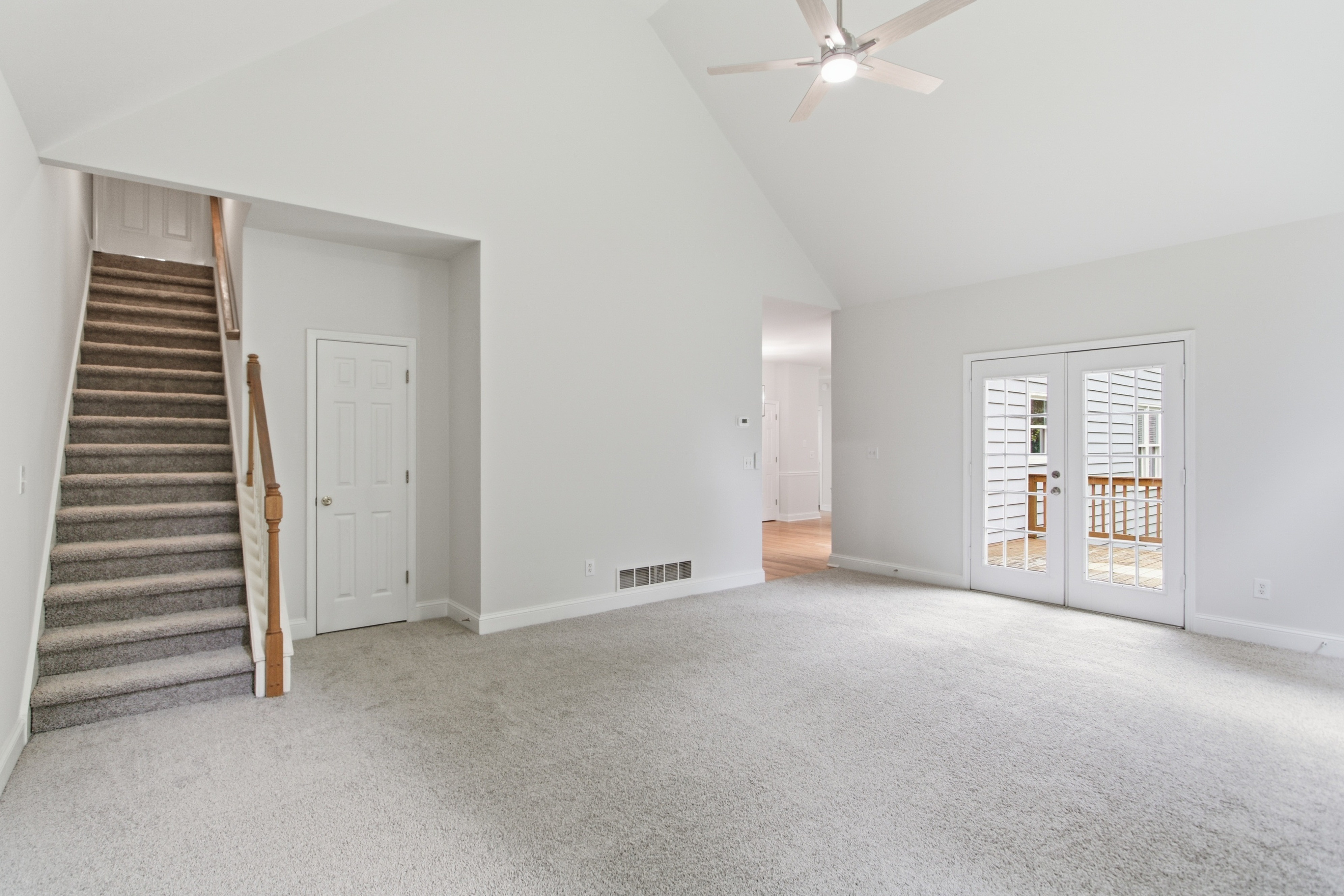 Photo 16 of 47 of 470 Fairway Walk Dr, Lawrenceville, GA