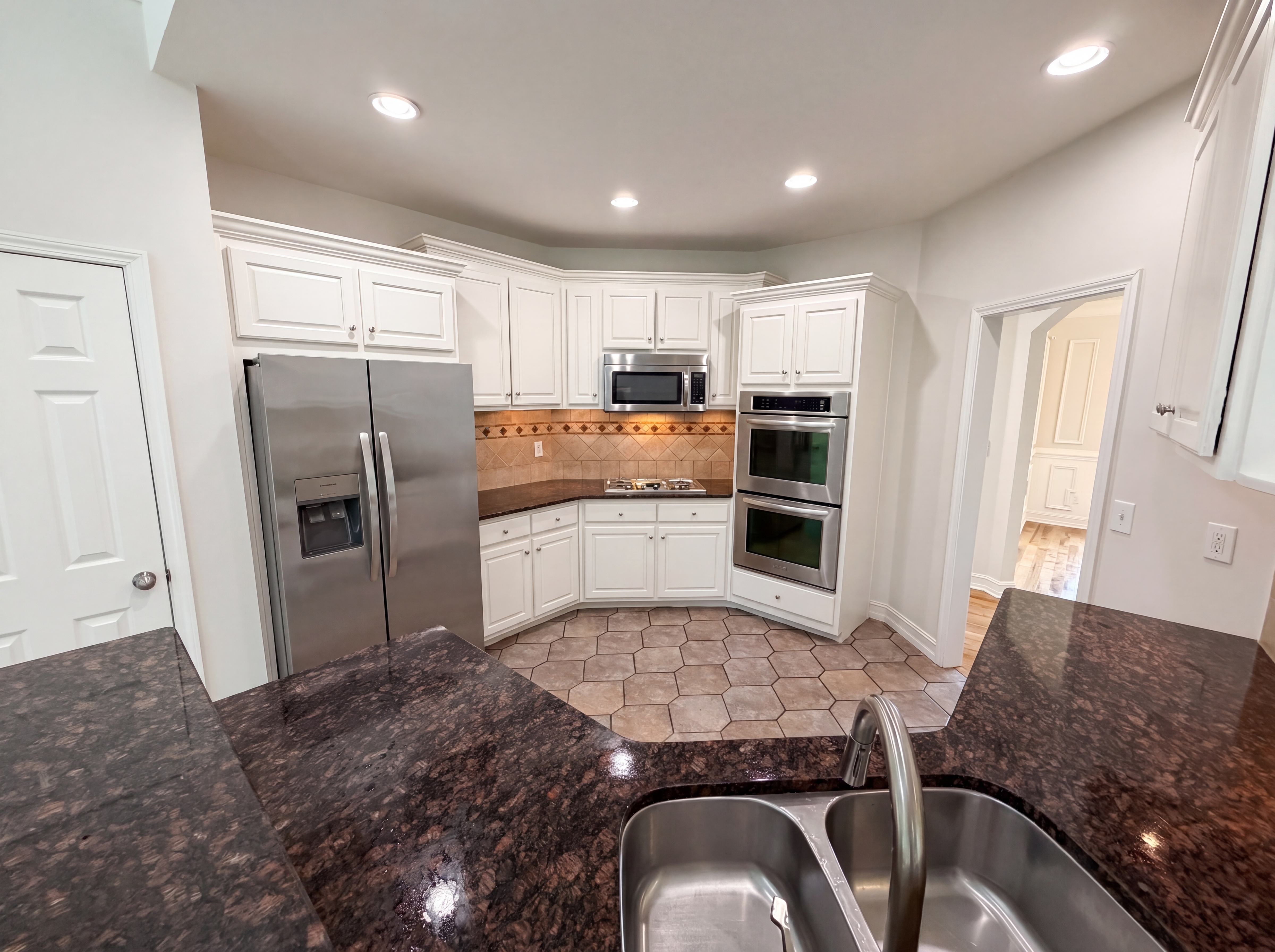 Photo 11 of 82 of 724 Beacon Cv, Lawrenceville, GA