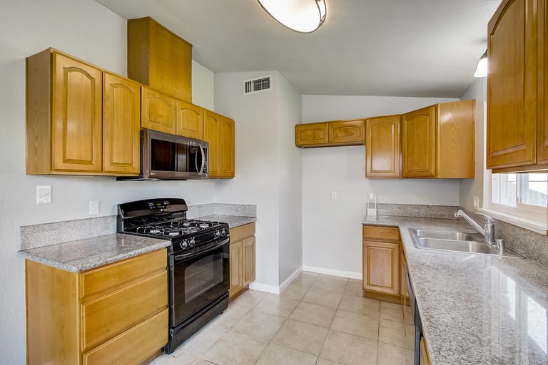 Photo 17 of 26 - 3660 Buhler Way, North Highlands, CA 95660