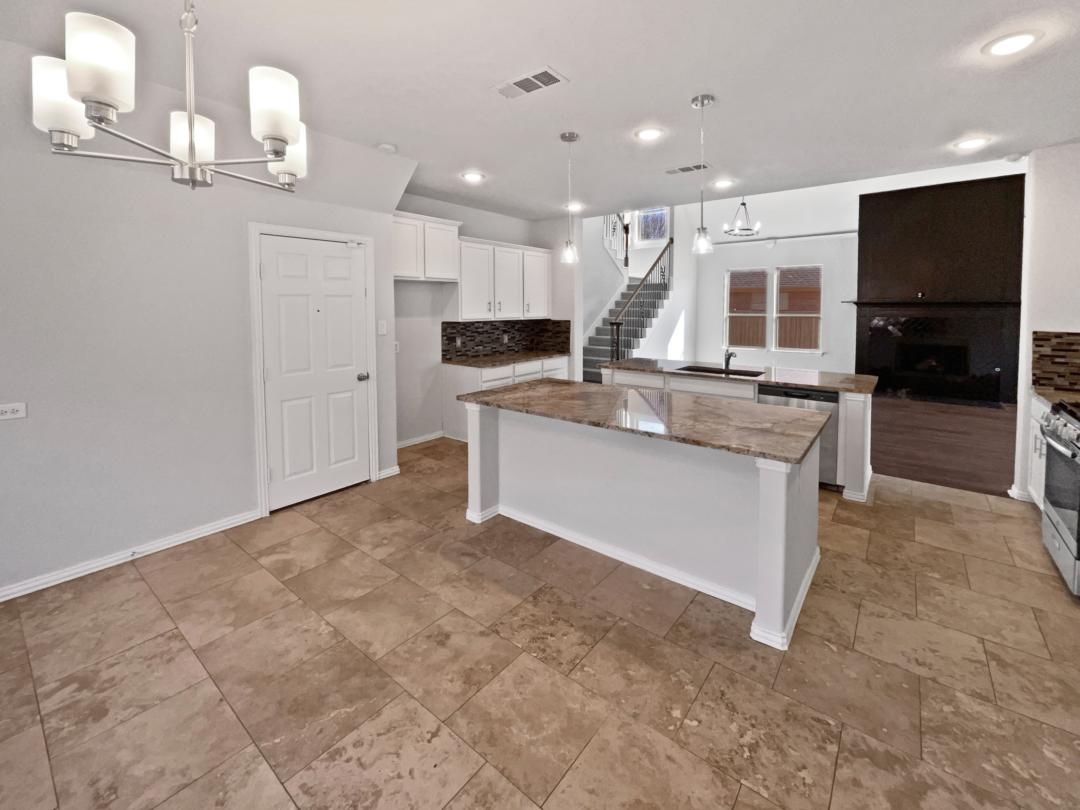 Photo 10 of 36 of 4829 Bluecap Ct, Mesquite, TX