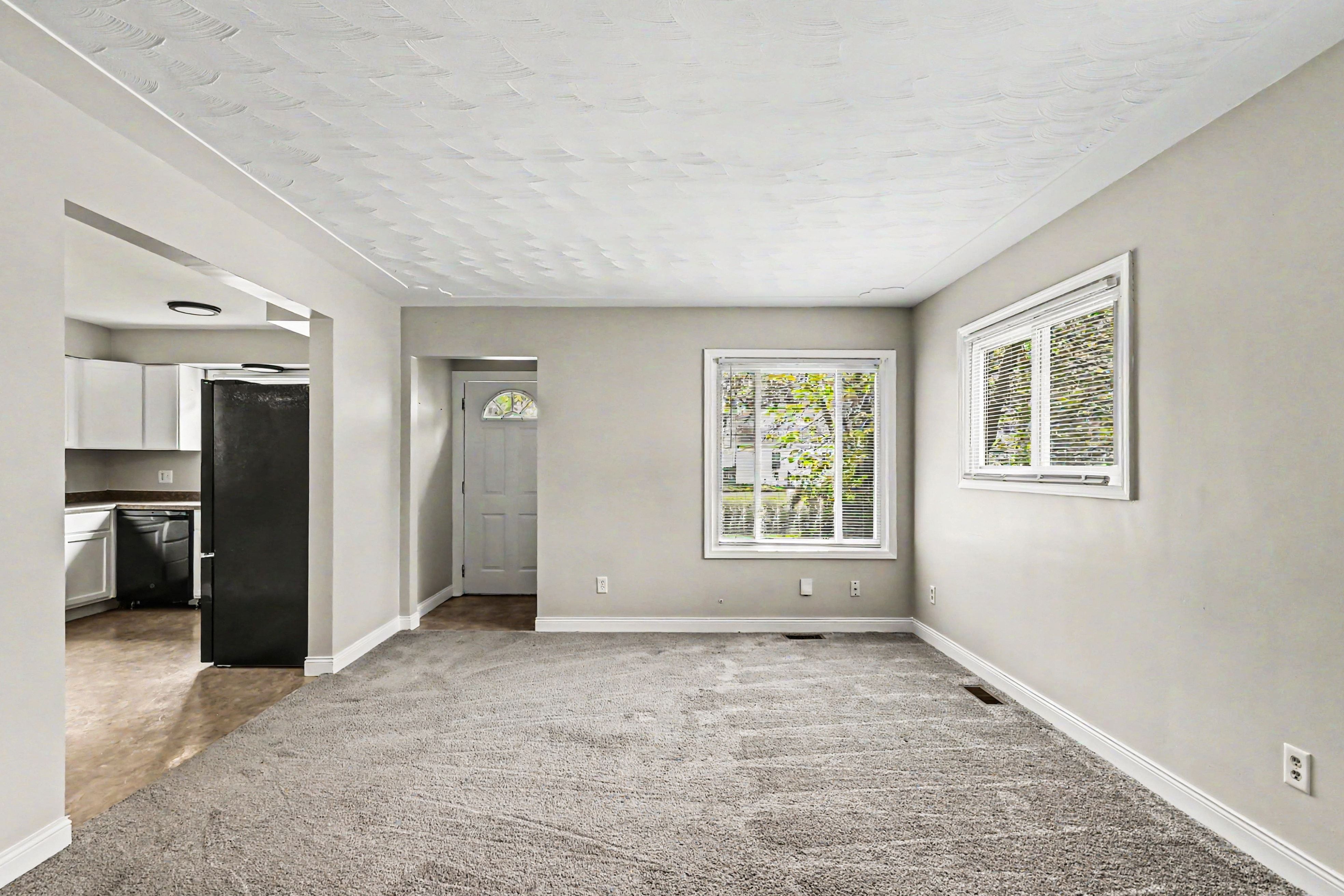 Photo 3 of 20 of 502 Carrier St, Lansing, MI