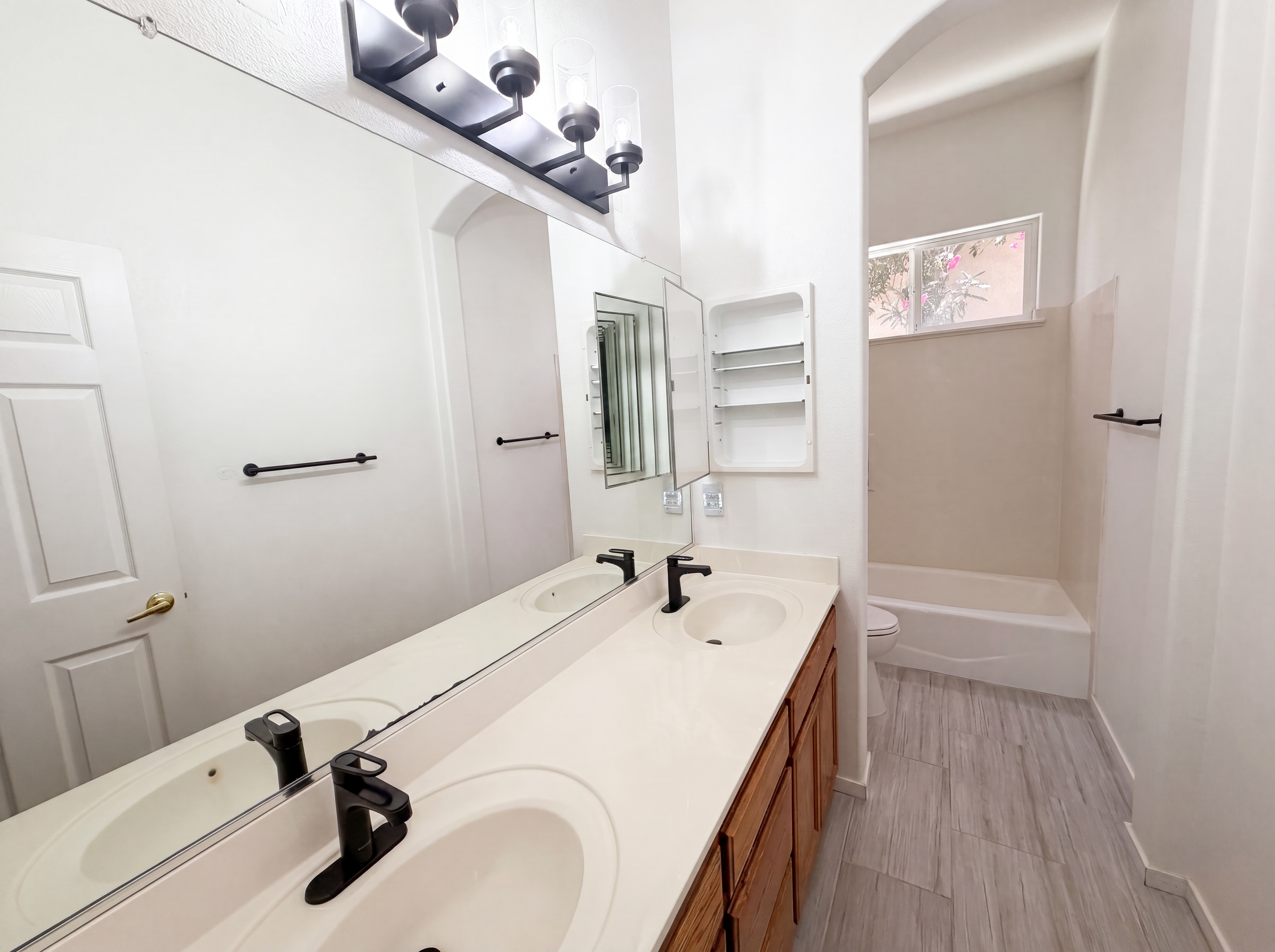 Photo 17 of 28 of 3309 Mokelumne Ct, Modesto, CA