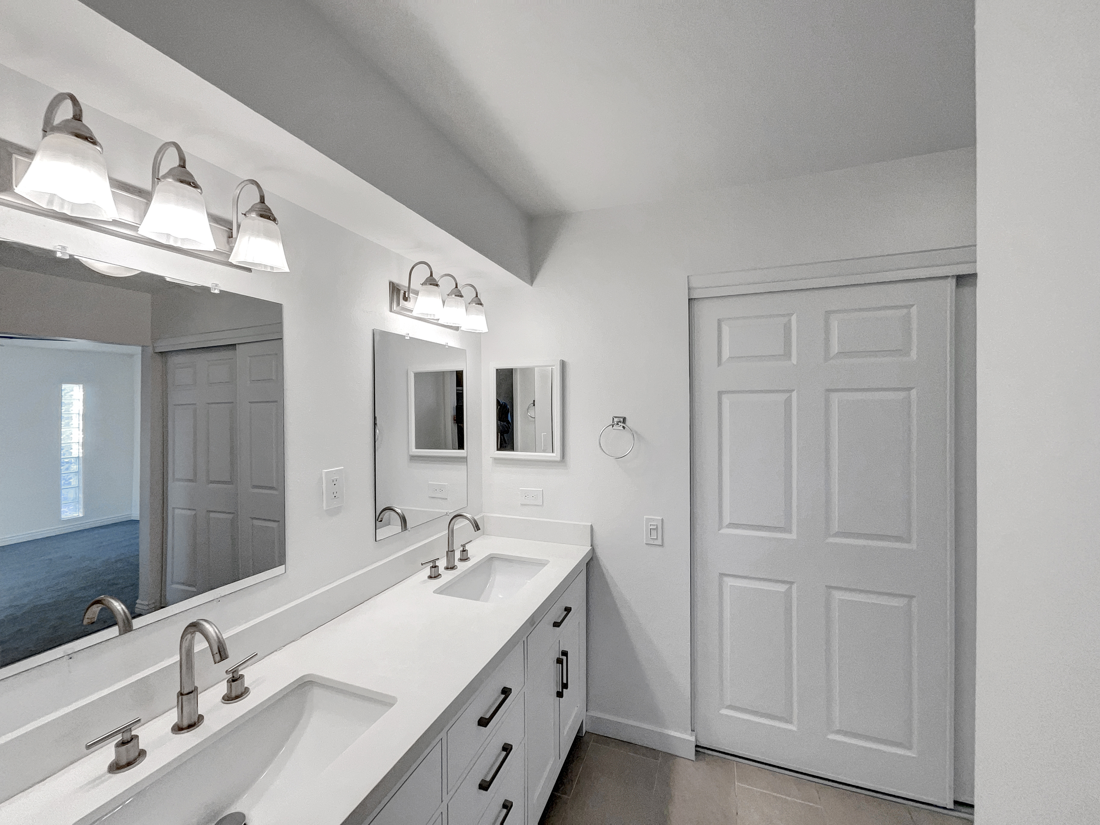 Photo 6 of 18 of 6325 E Sweetwater Ave, Scottsdale, AZ