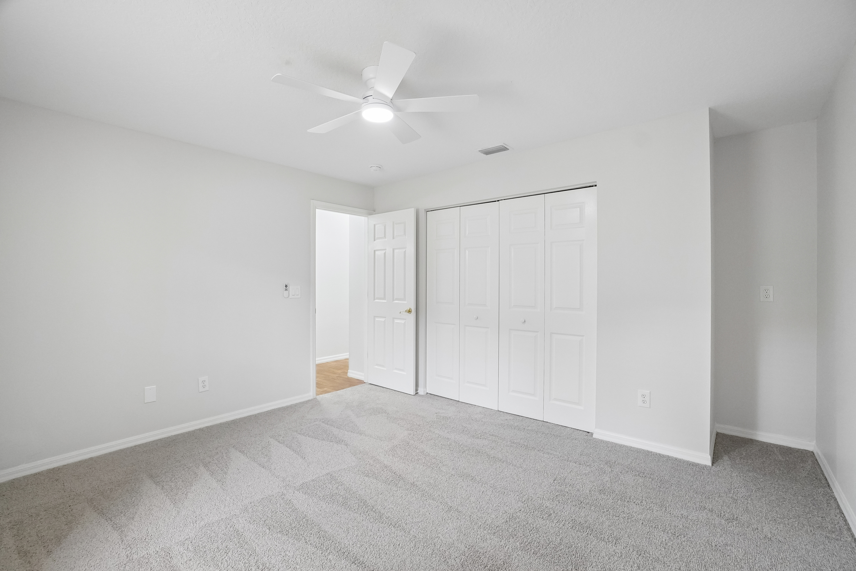 Photo 20 of 35 of 17718 Crystal Cove Pl, Lutz, FL