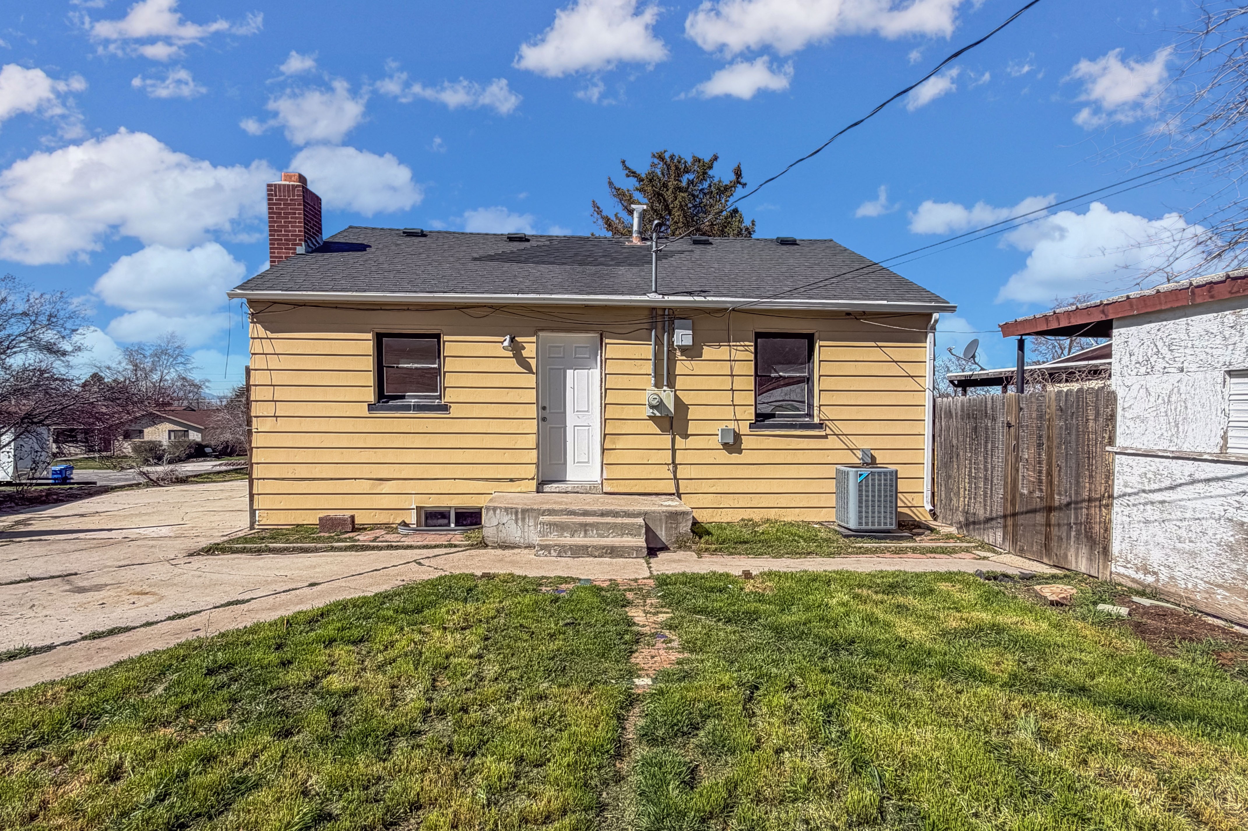 Photo 5 of 26 of 579 S 400 W, Brigham City, UT