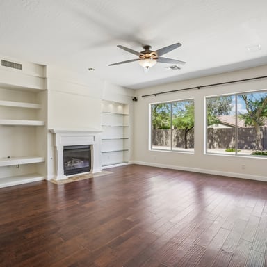 Property photo 3 of 16484 N 108th Pl