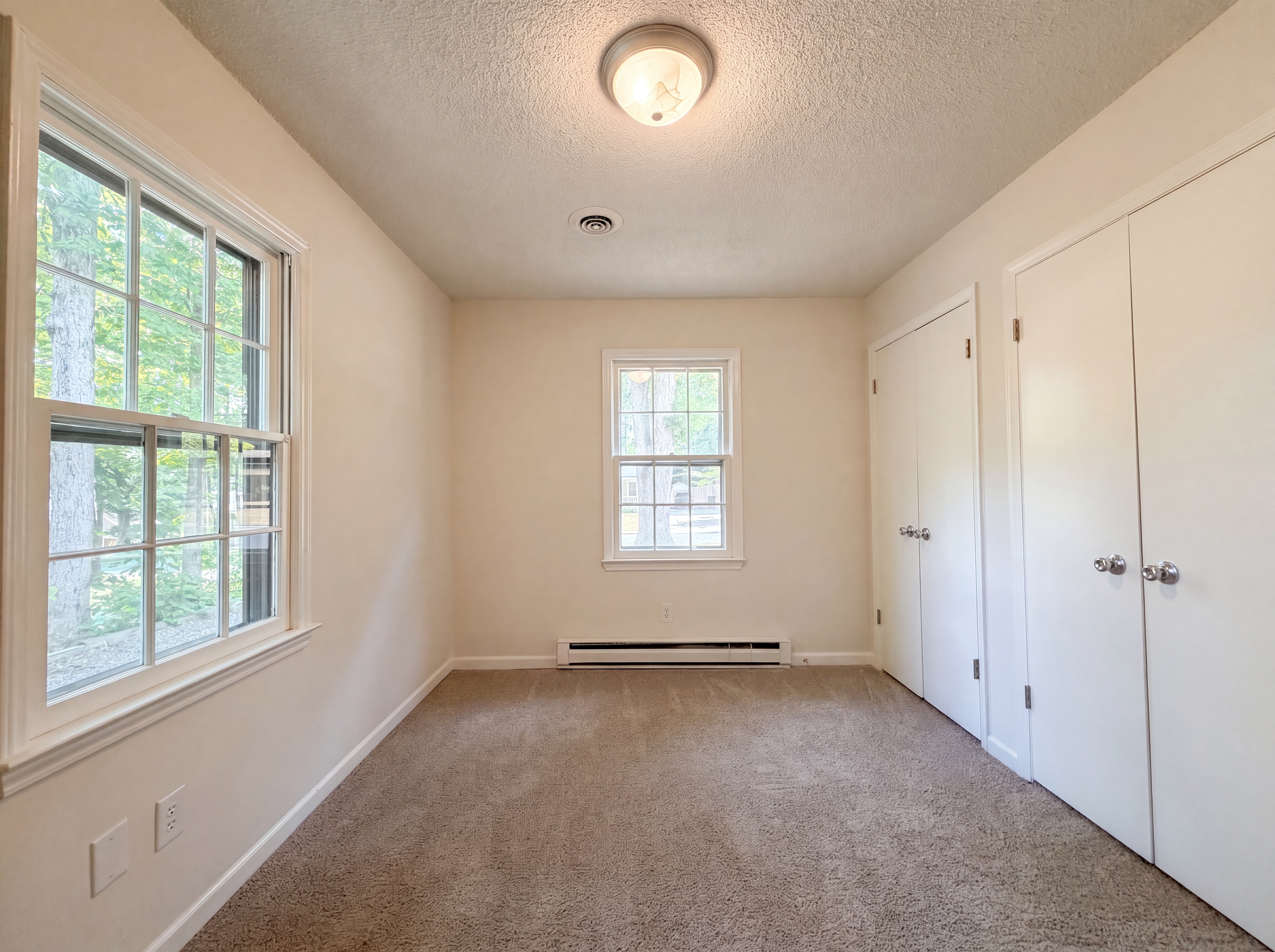 Photo 14 of 23 of 4708 Chaucer Dr, Greensboro, NC