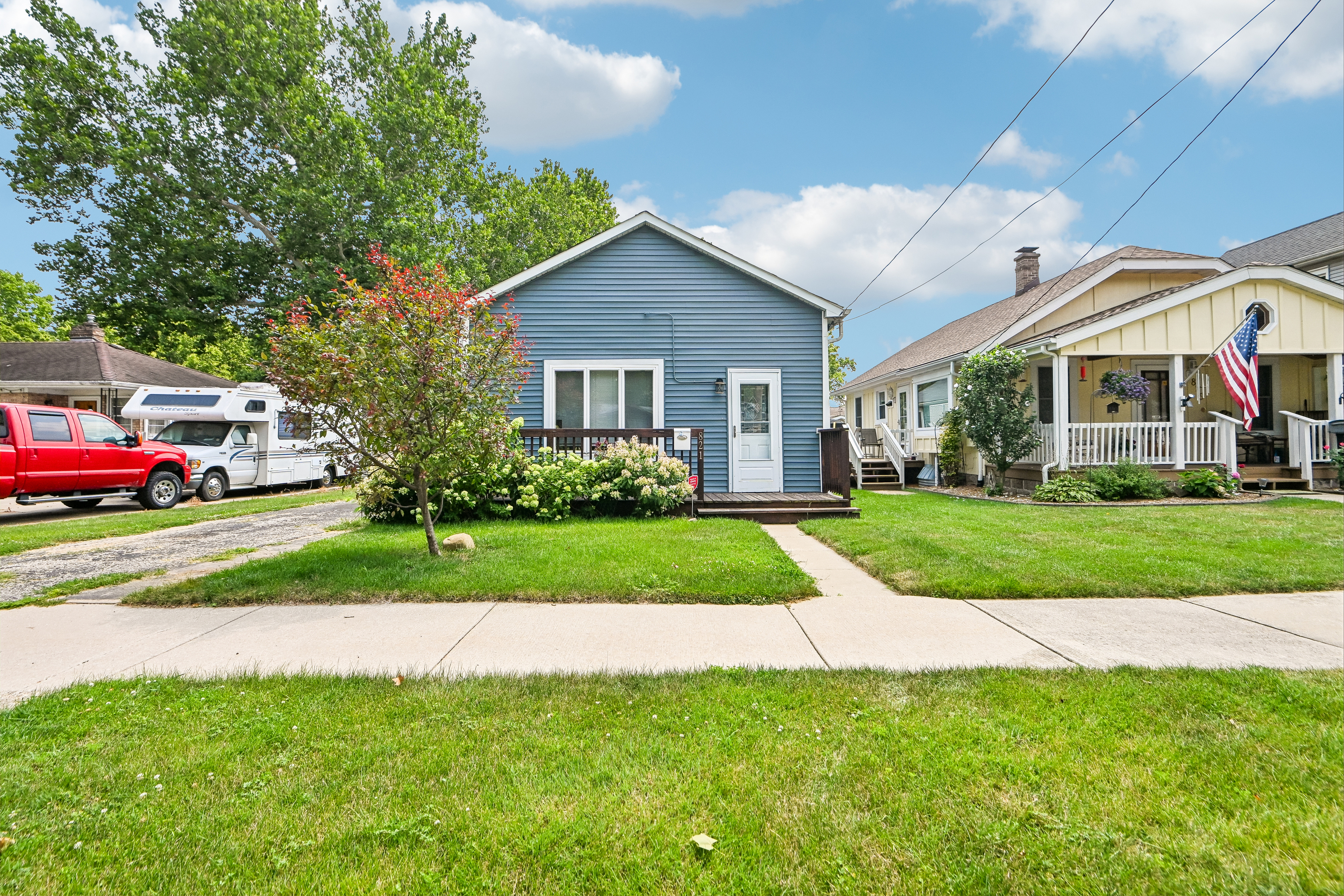 Photo 8 of 34 of 821 W Jackson St, Morris, IL
