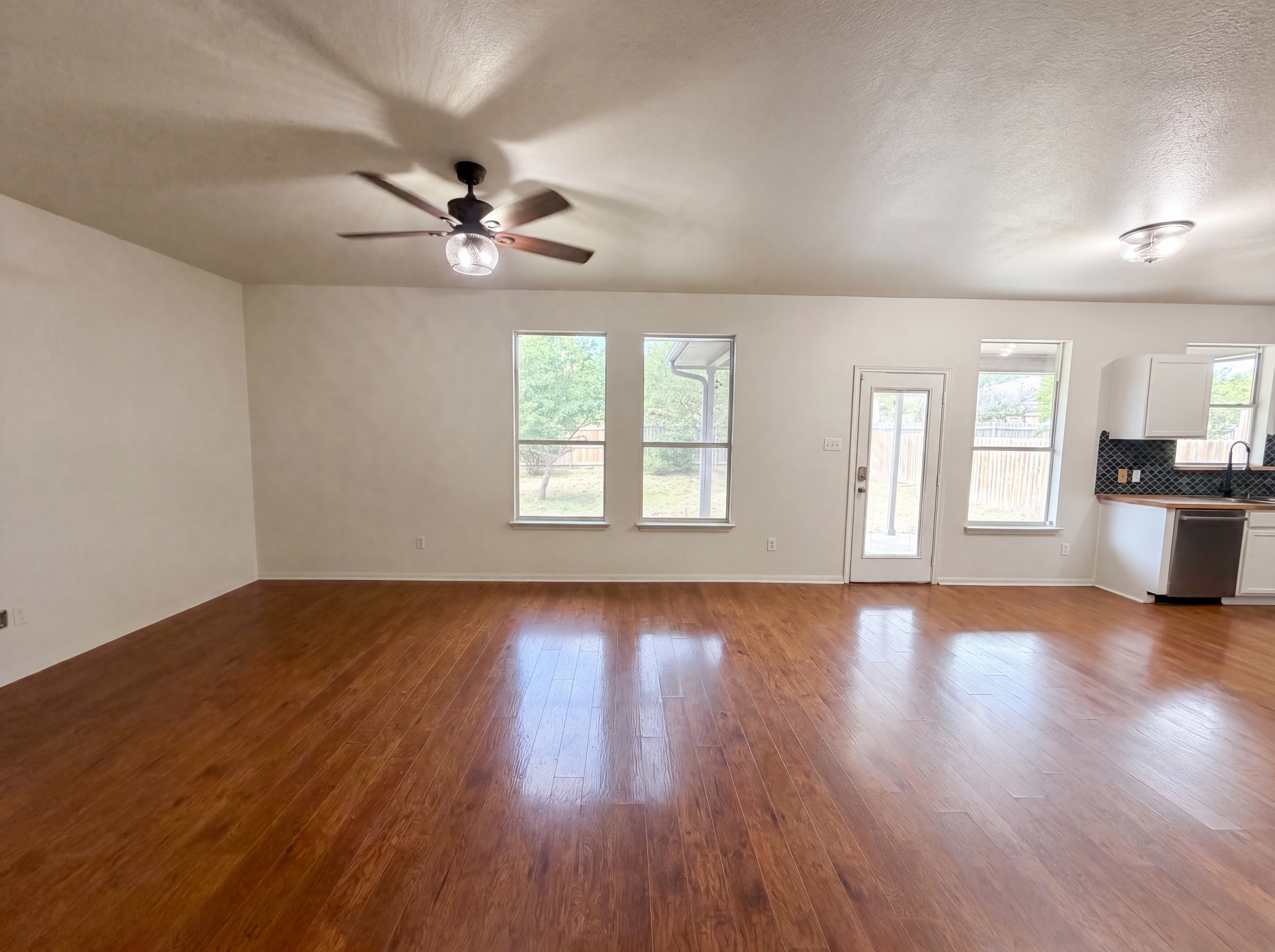 Photo 3 of 19 of 612 Sugar Brook Dr, Temple, TX