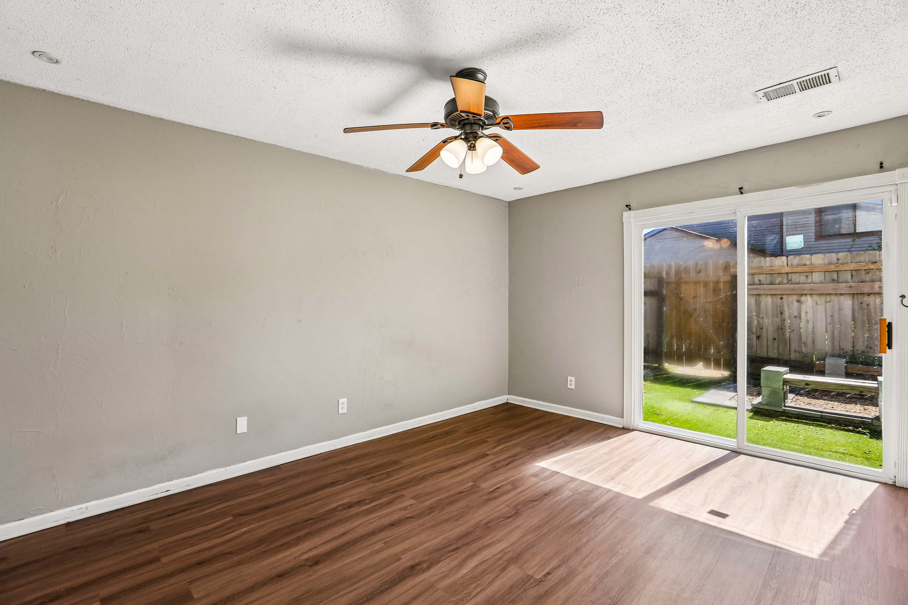 Photo 4 of 16 of 2725 Flintlock Pl, Austell, GA