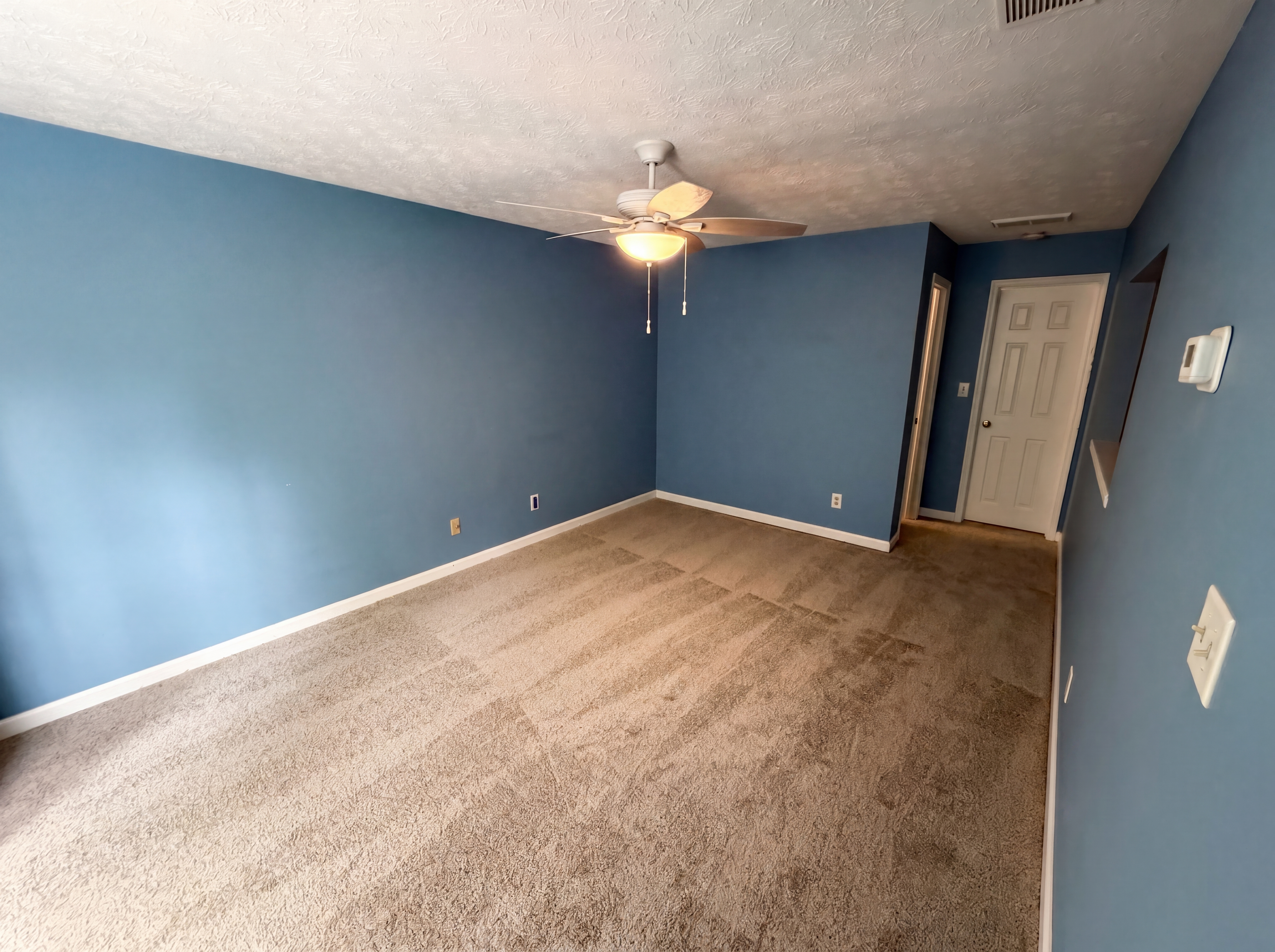 Photo 10 of 34 of 4491 Pineridge Cir, Atlanta, GA