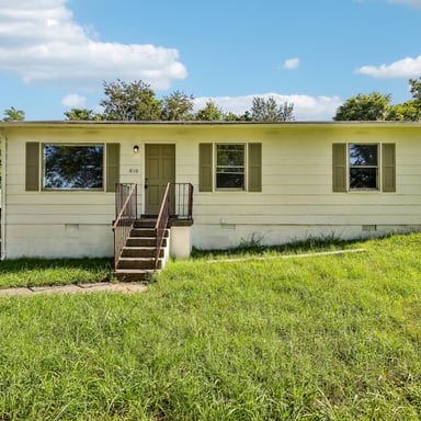 Property photo 1 of 510 W Adams St