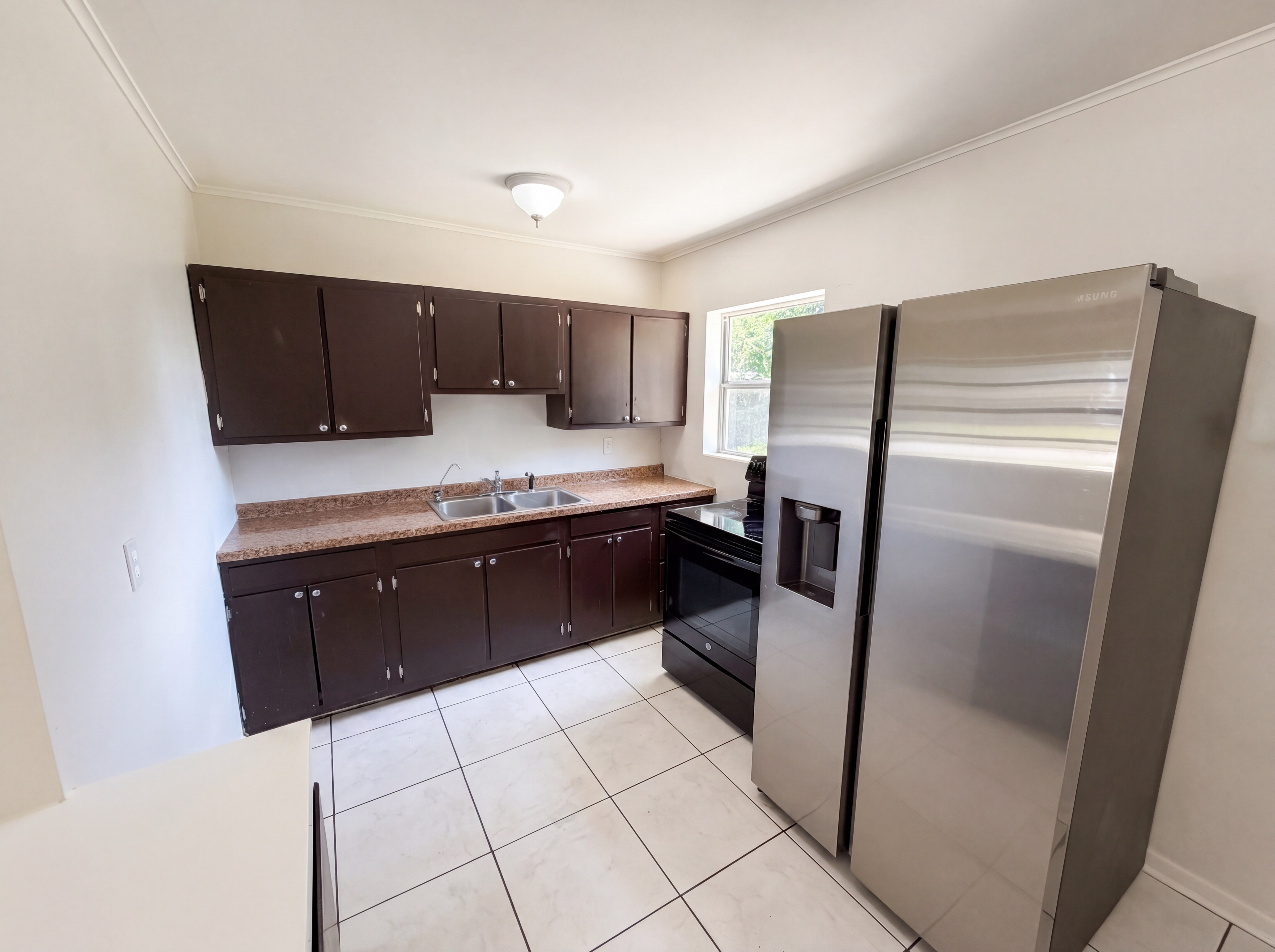 Photo 2 of 23 of 459 Notre Dame Dr, Altamonte Springs, FL