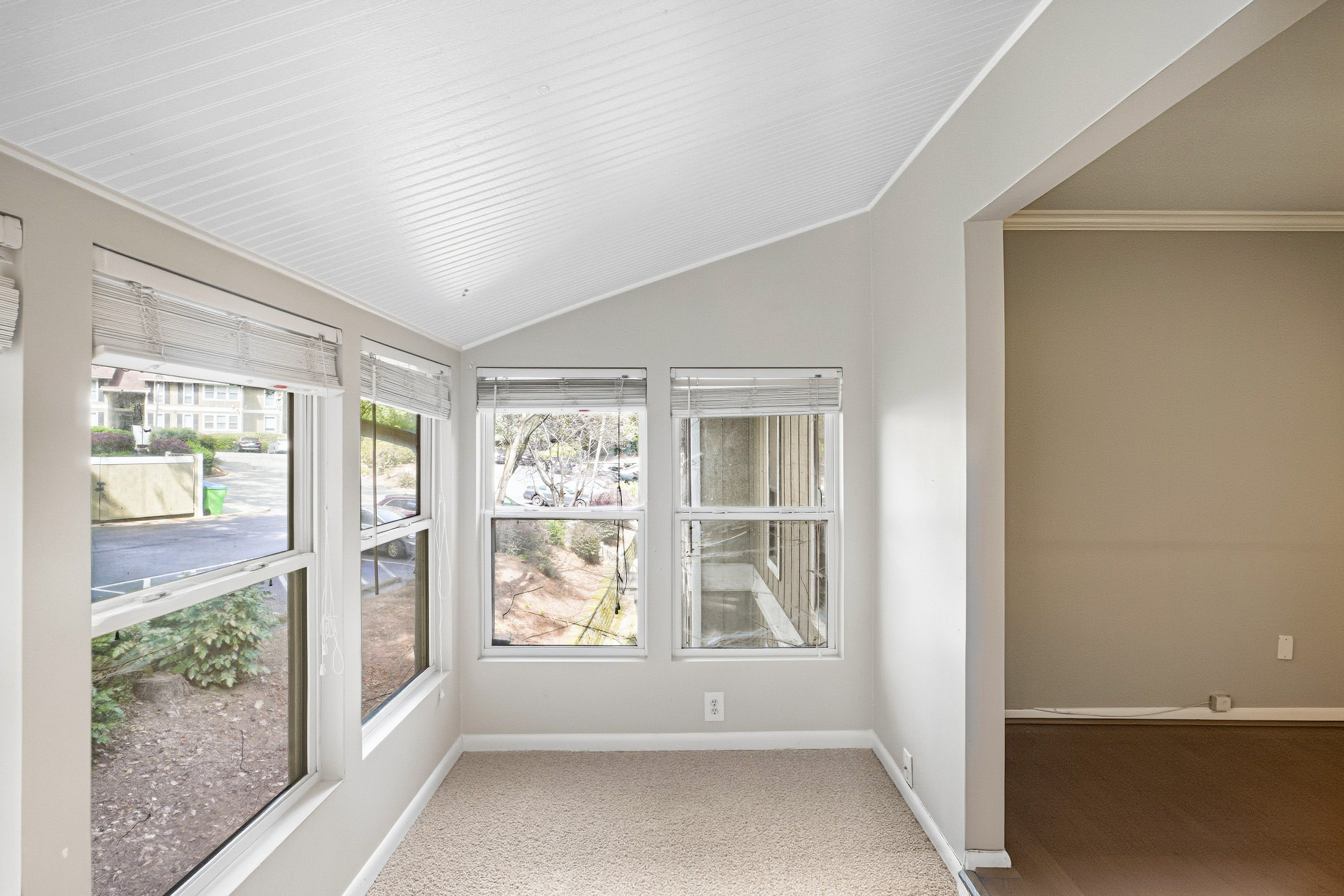 Photo 17 of 30 of 5145 Roswell Rd, Sandy Springs, GA