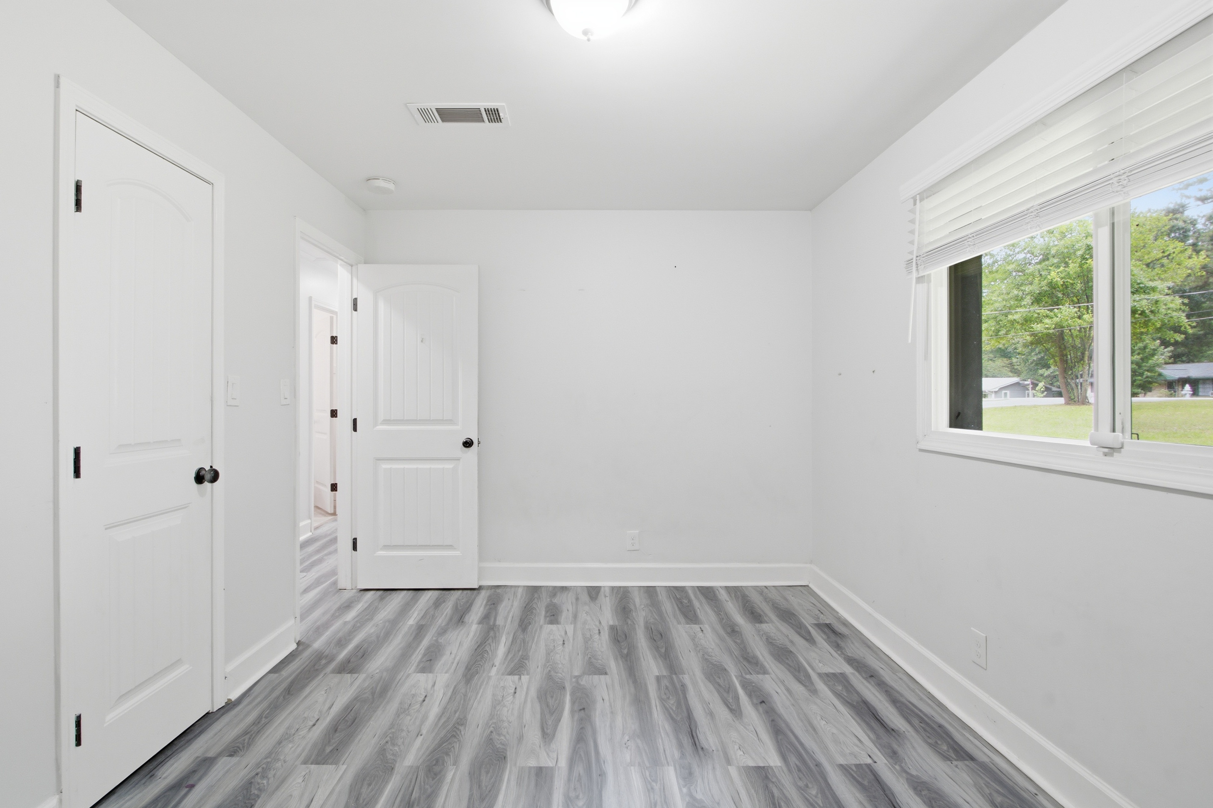 Photo 16 of 29 of 1614 Carolyn Dr, Stone Mountain, GA