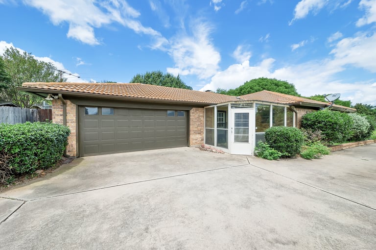 Photo 31 of 32 - 4725 Cinnamon Hill Dr, Fort Worth, TX 76133