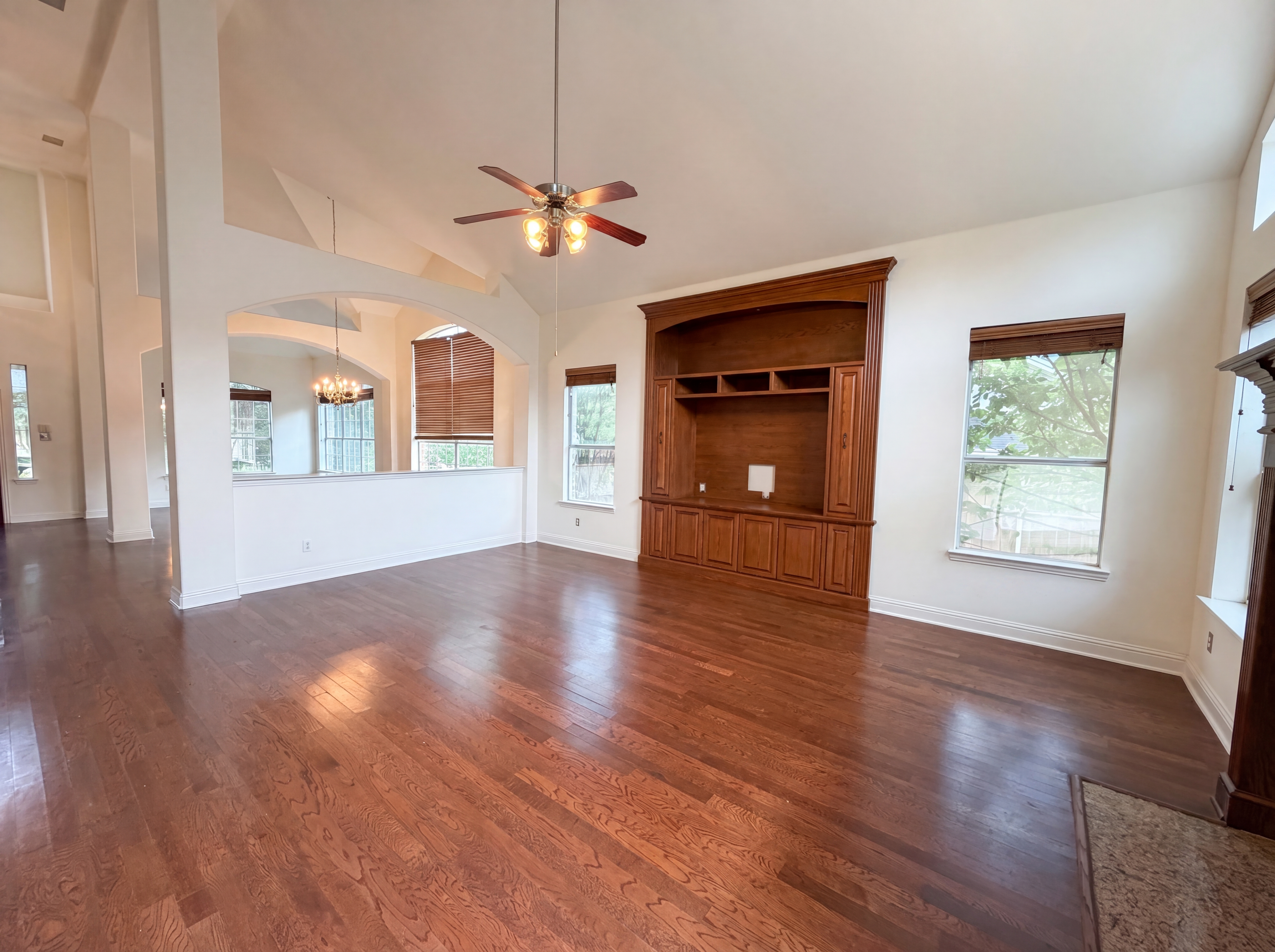 Photo 8 of 22 of 2446 Chesterfield Rd, Garland, TX