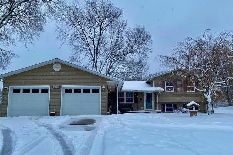 2625 Julie Dr, Columbiaville, MI 48421 Opendoor