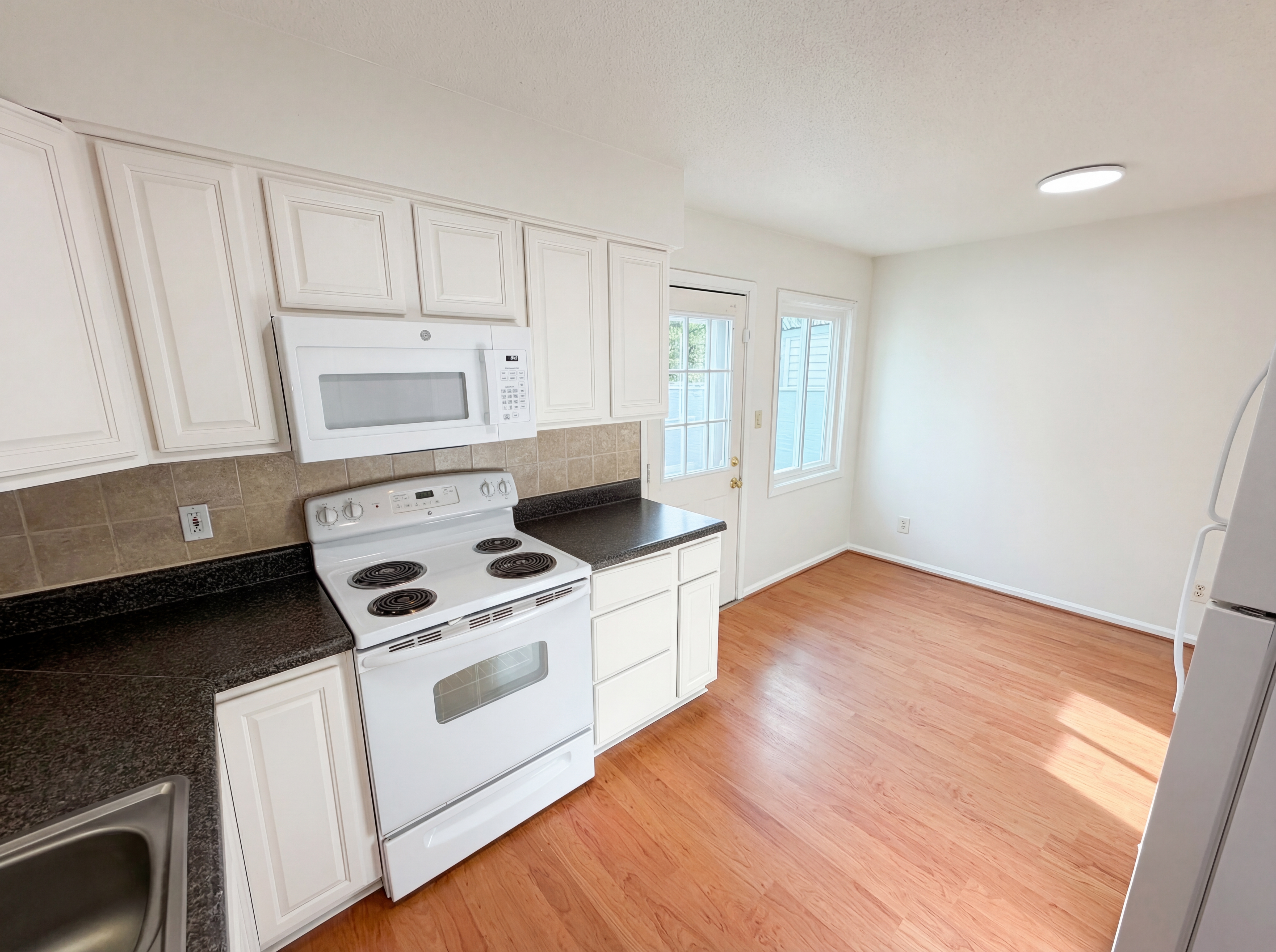 Photo 10 of 20 of 1911 Smoke Ridge Ct, Charlotte, NC