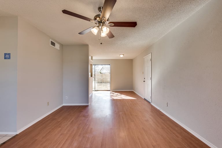 Photo 9 of 23 - 5684 Powers St, The Colony, TX 75056