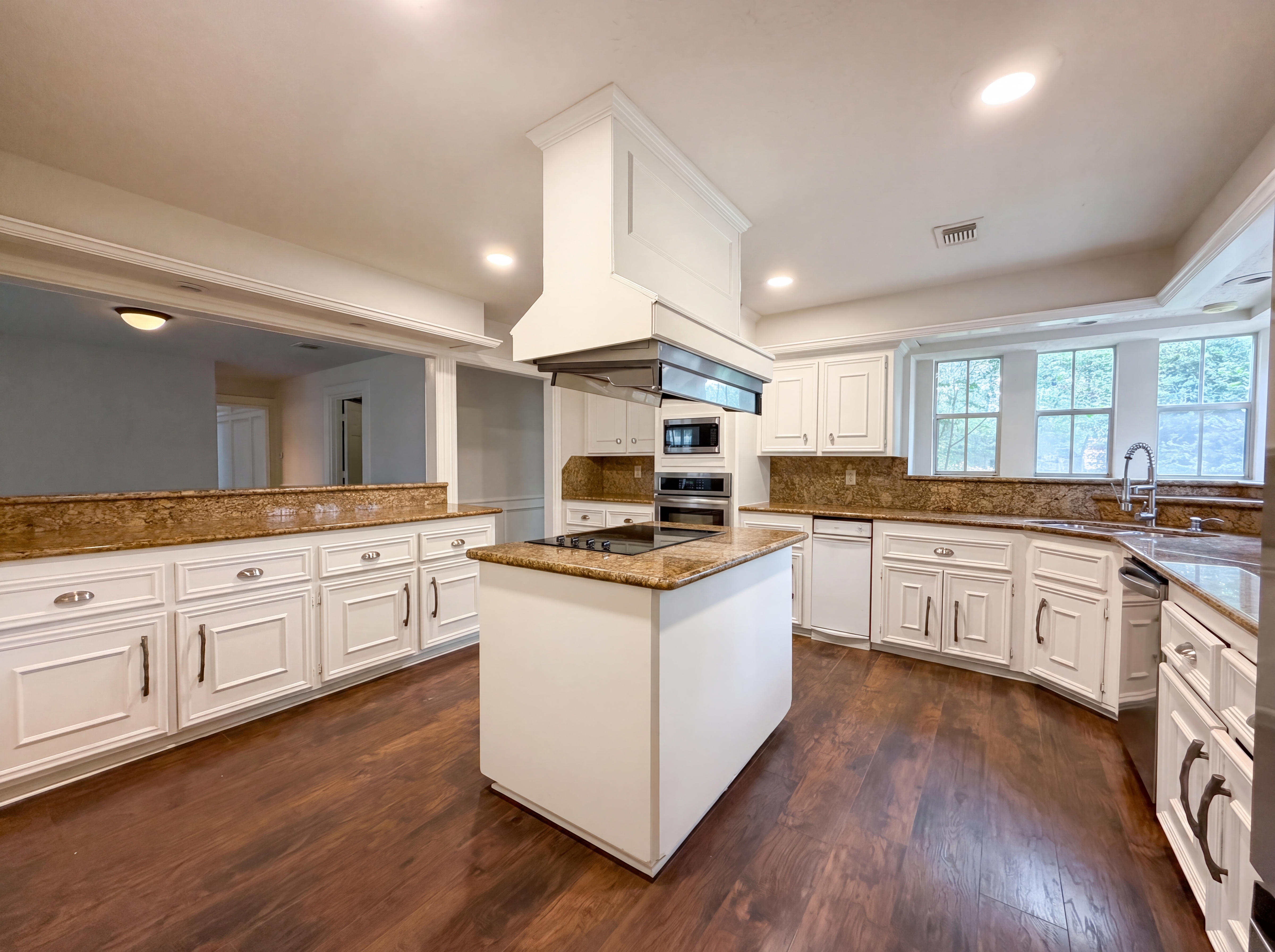 Photo 6 of 27 of 6902 Fawncliff Dr, Houston, TX