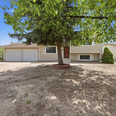 Property photo 1 of 3045 Zephyr Dr