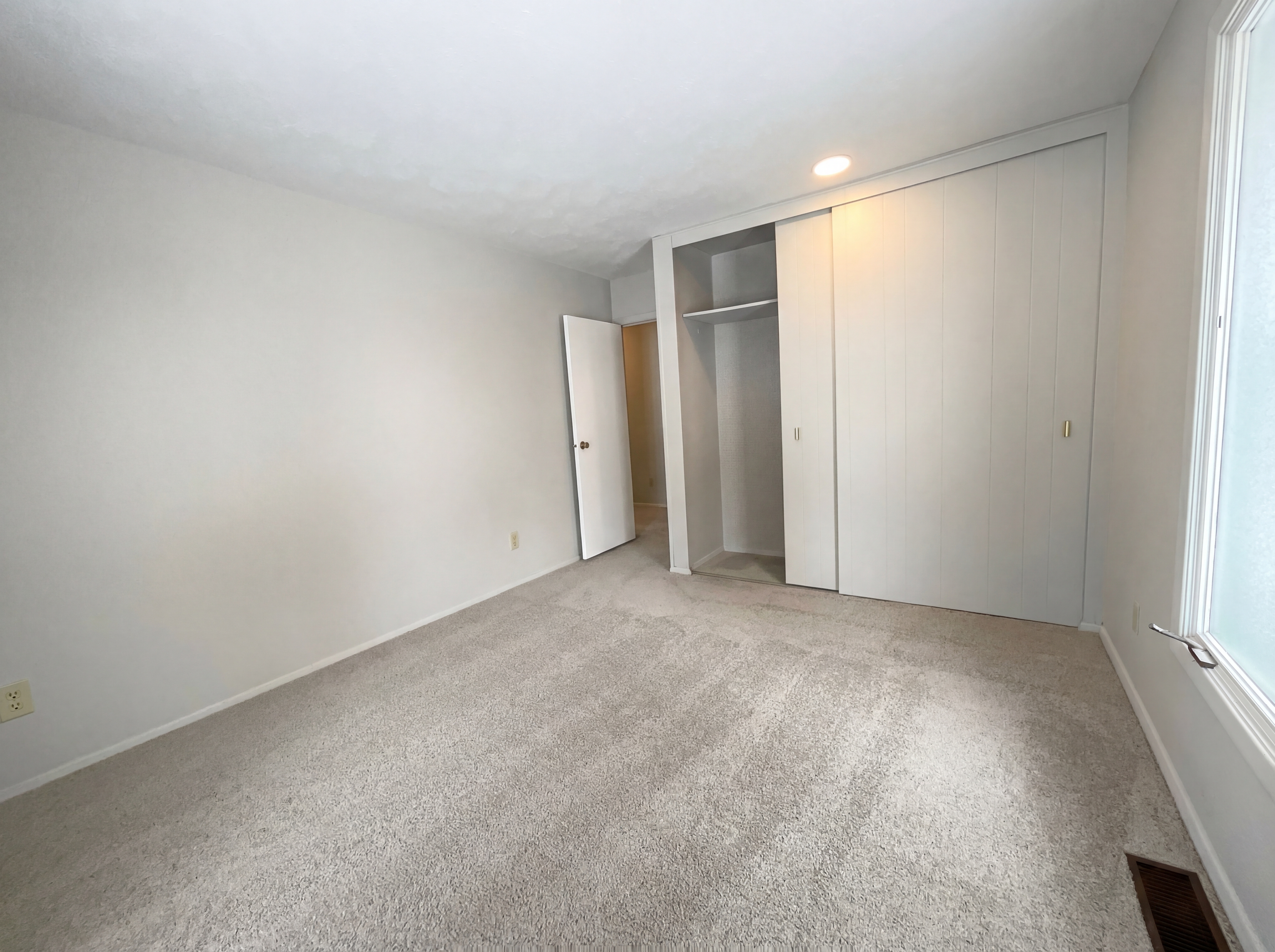 Photo 16 of 21 of 5896 Mills Creek Ln, North Ridgeville, OH