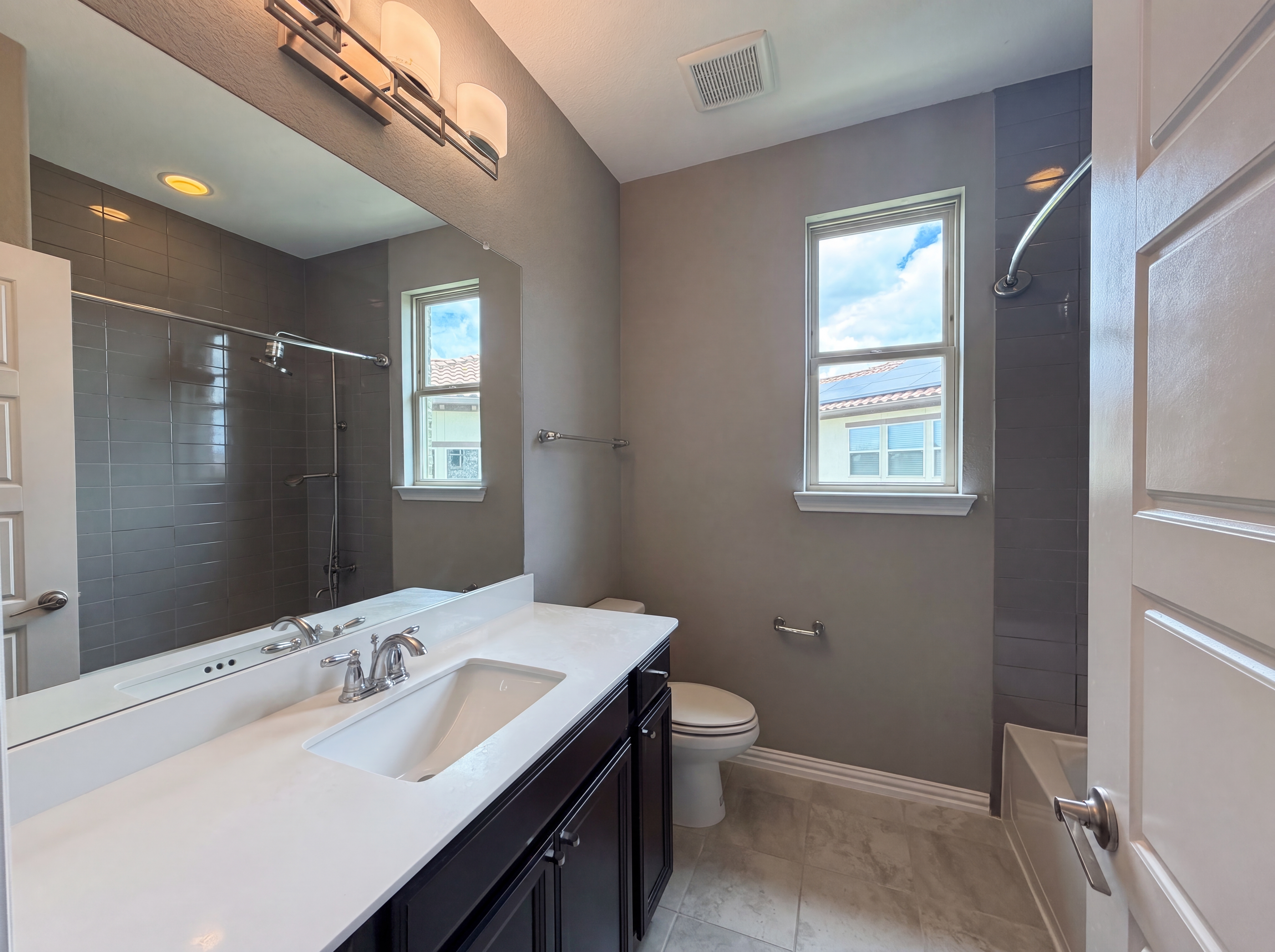 Photo 12 of 42 of 7221 Durand Dr, Irving, TX